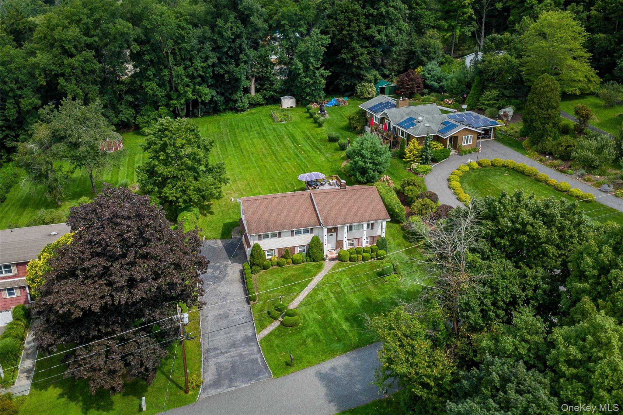 8 Pinewood Sherman, CT SHRS, Call Listing Agent, CT 06784