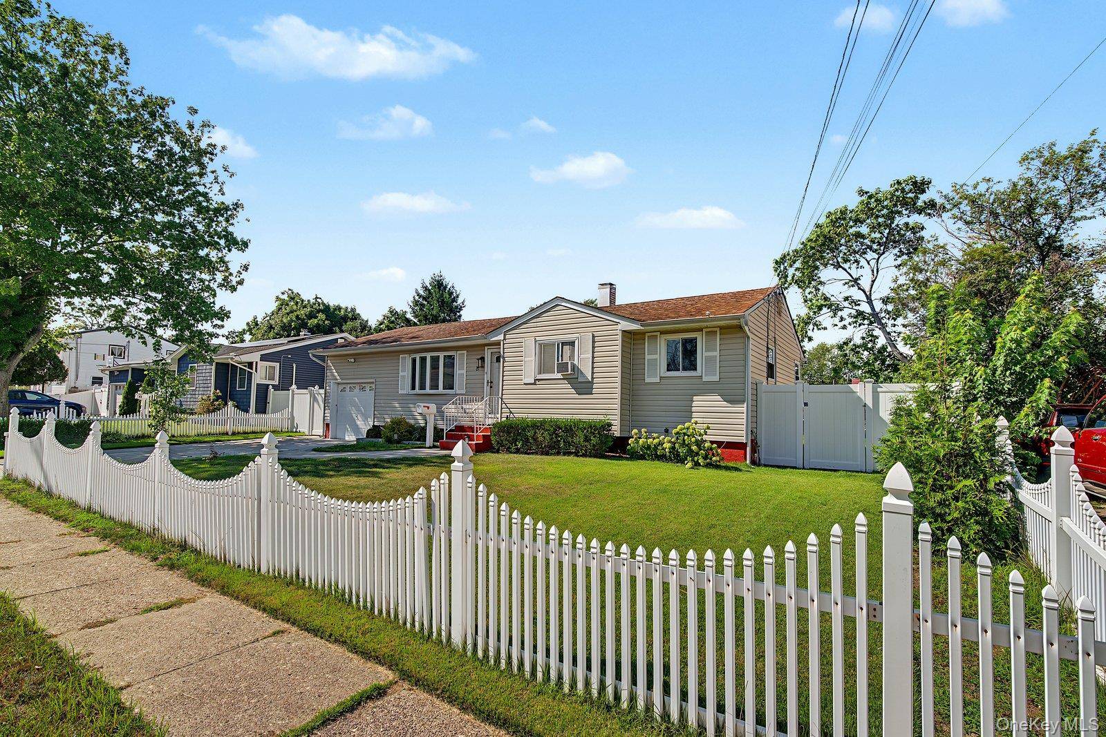 81 Ellery ST, Brentwood, NY 11717