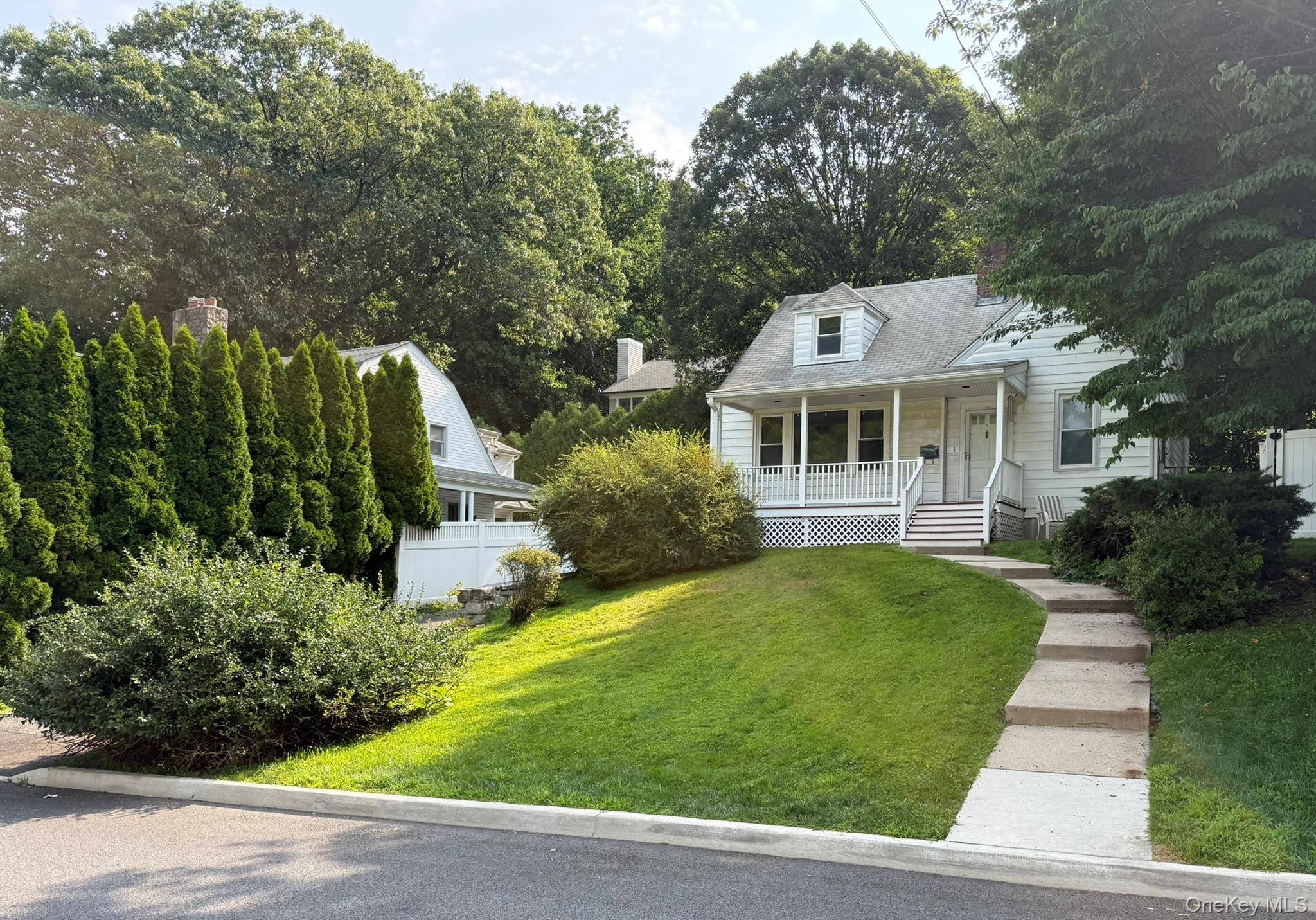 9 Chimney Pot LN, Ardsley, NY 10502