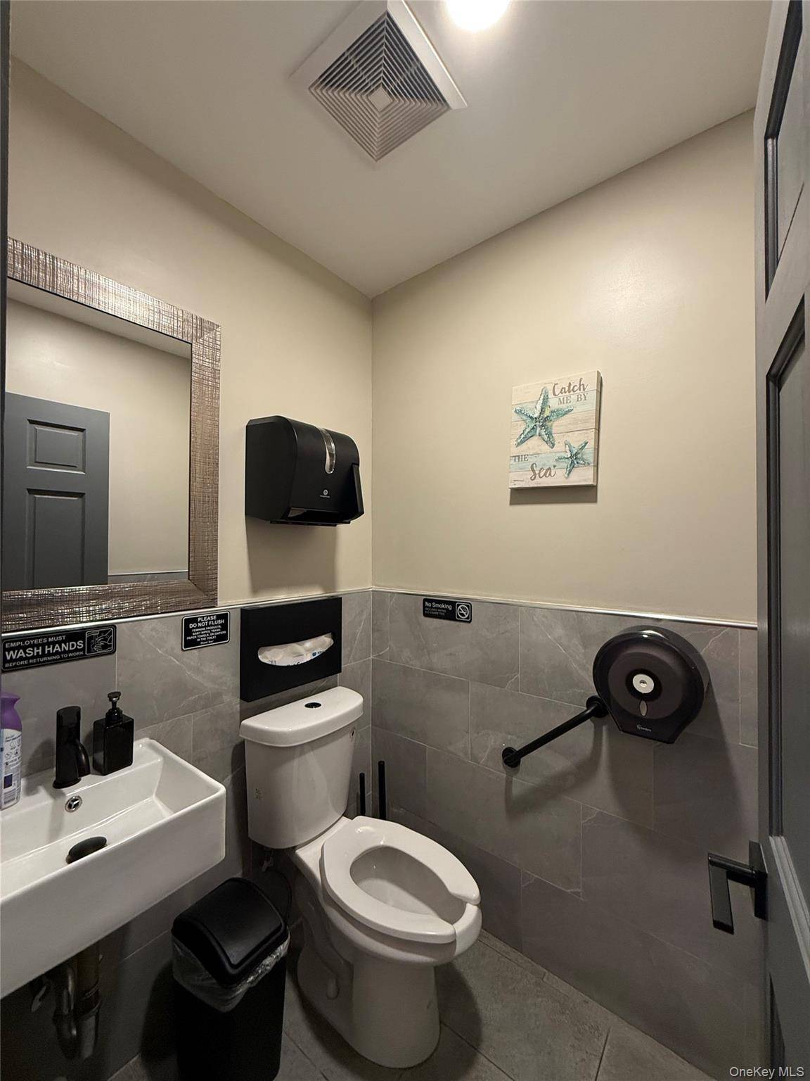 242-03 Northern BLVD, Douglaston, NY 11362