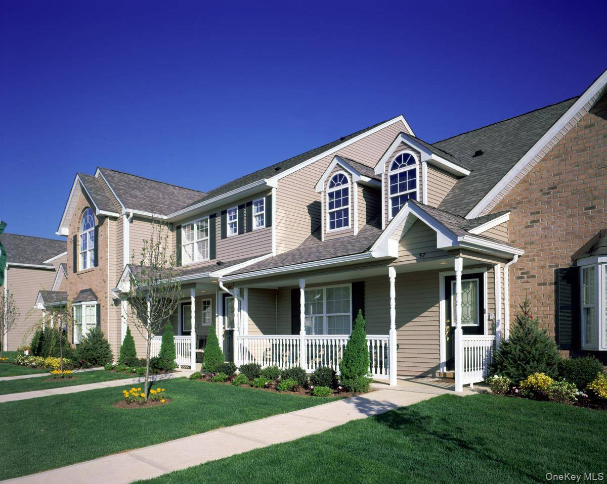 143 Village Green DR #143, Port Jefferson Station, NY 11776