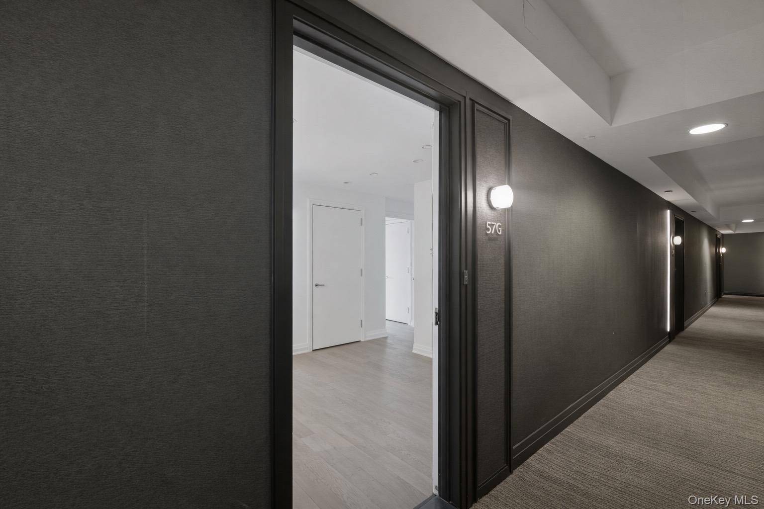 460 W 42nd Street #57G, New York (manhattan), NY 10036