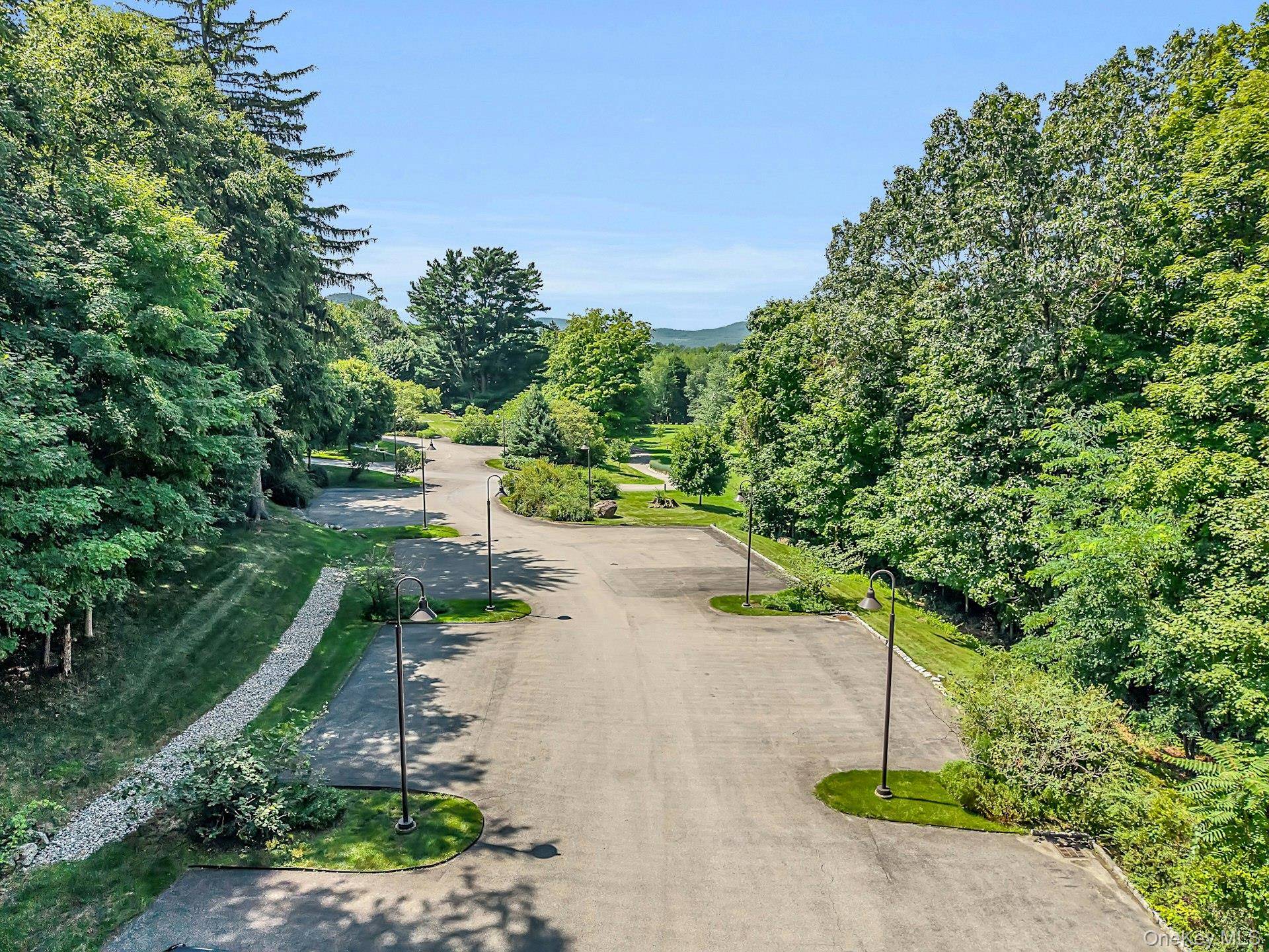 20 Nazareth WAY, Garrison, NY 10516