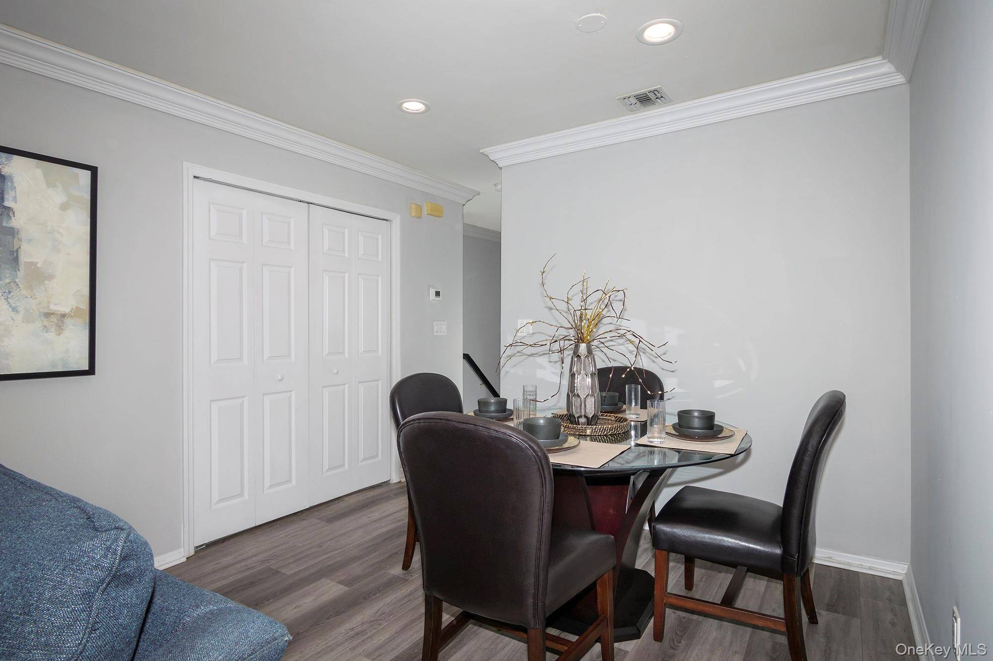 54 Pinnacle DR #54, Port Jefferson, NY 11777