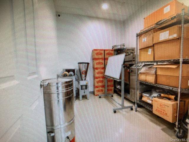 42-36 235 ST, Douglaston, NY 11363