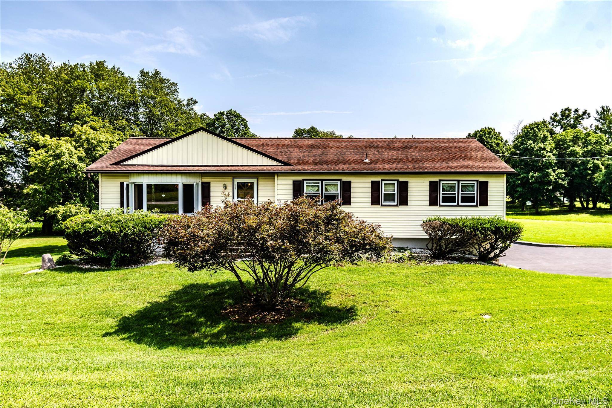 26 Beatty LN, Pine Bush, NY 12566