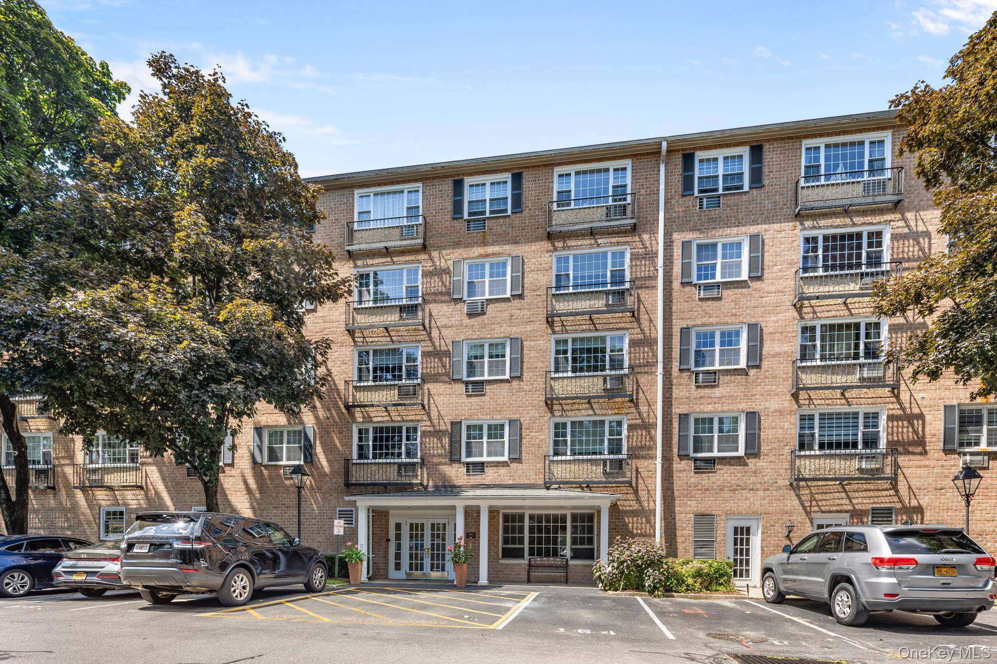 2 Consulate DR #3G, Tuckahoe, NY 10707