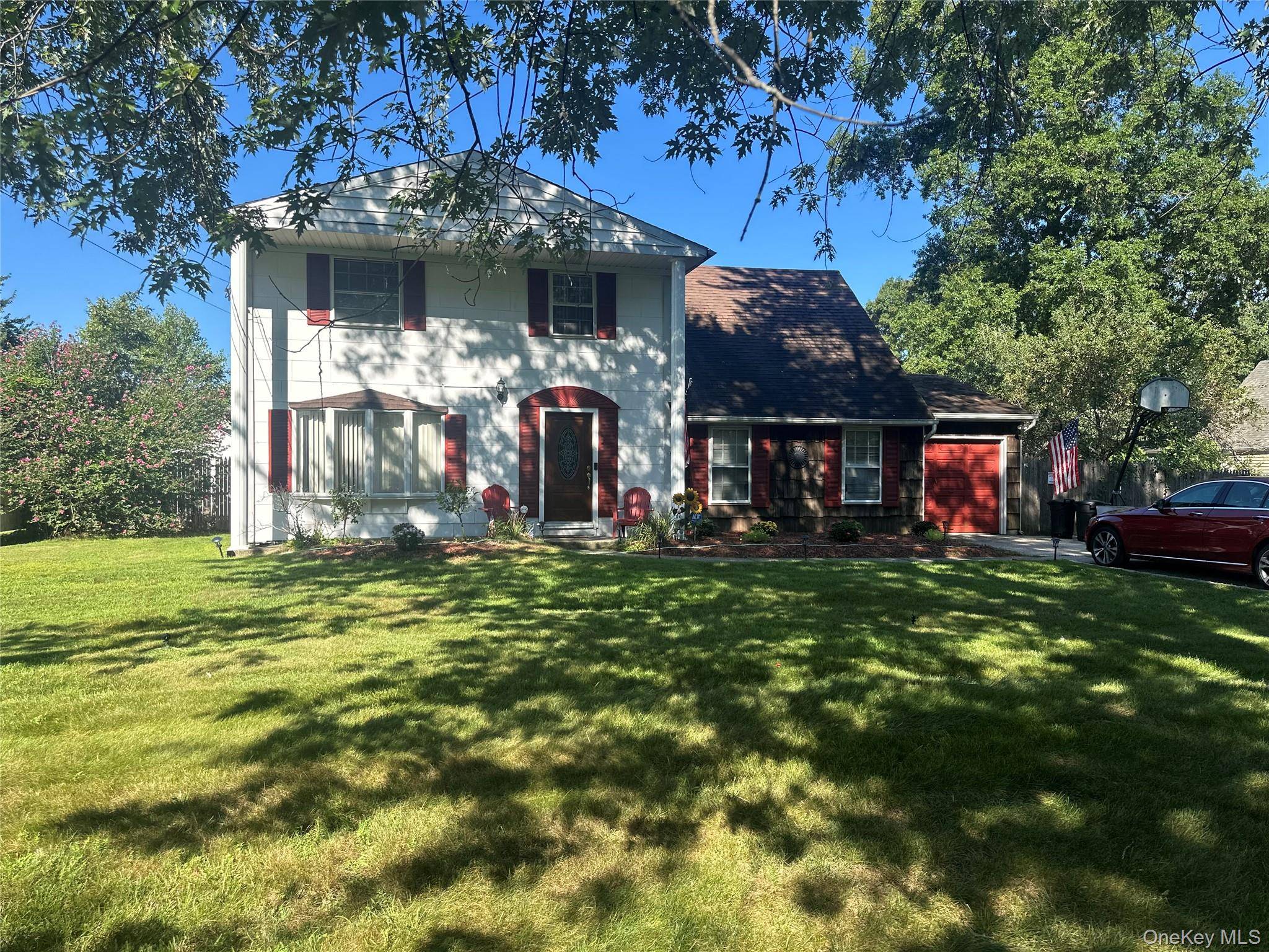 82 Chestnut ST, Mount Sinai, NY 11766