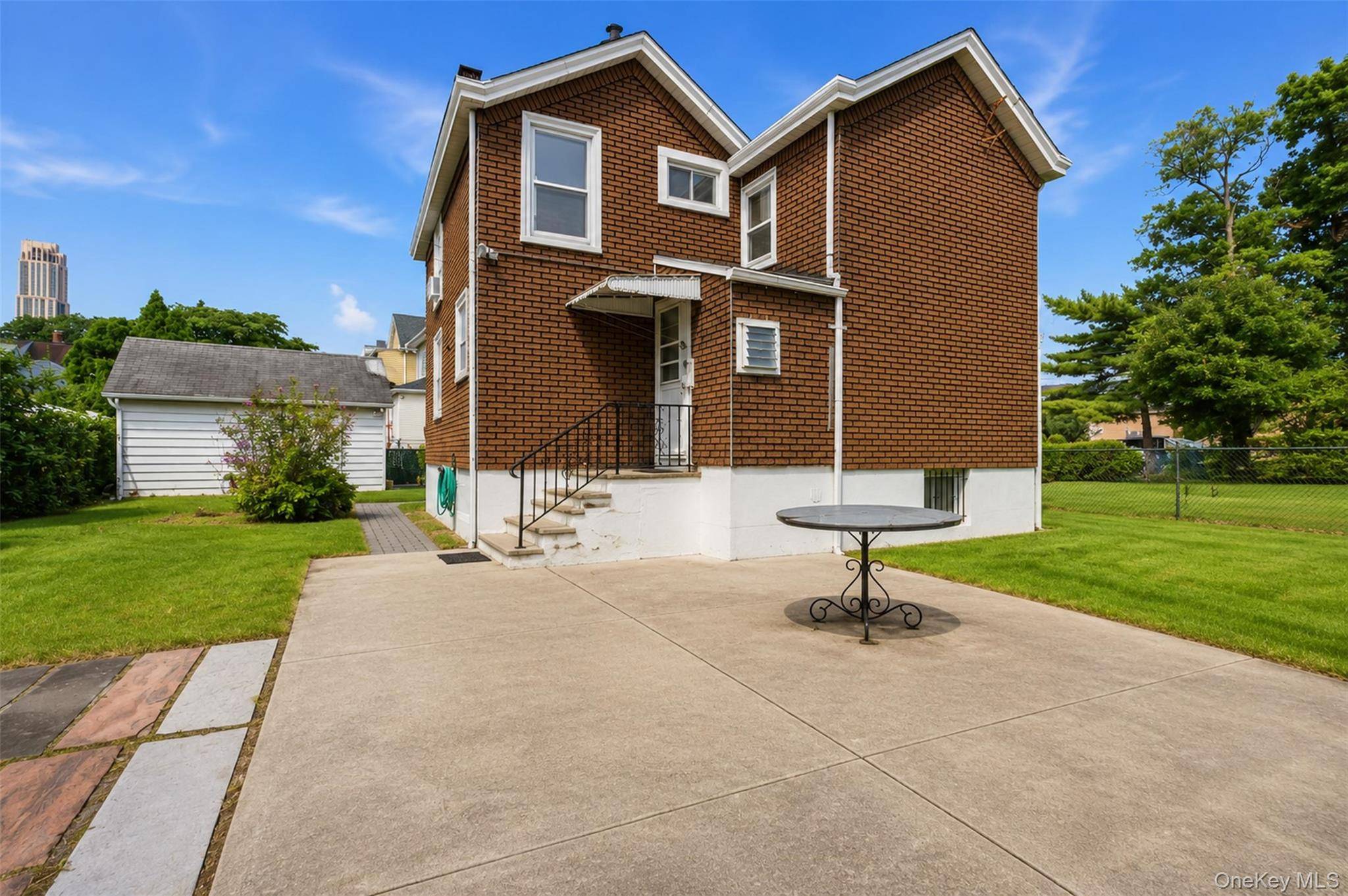 99 Homestead PL, New Rochelle, NY 10801