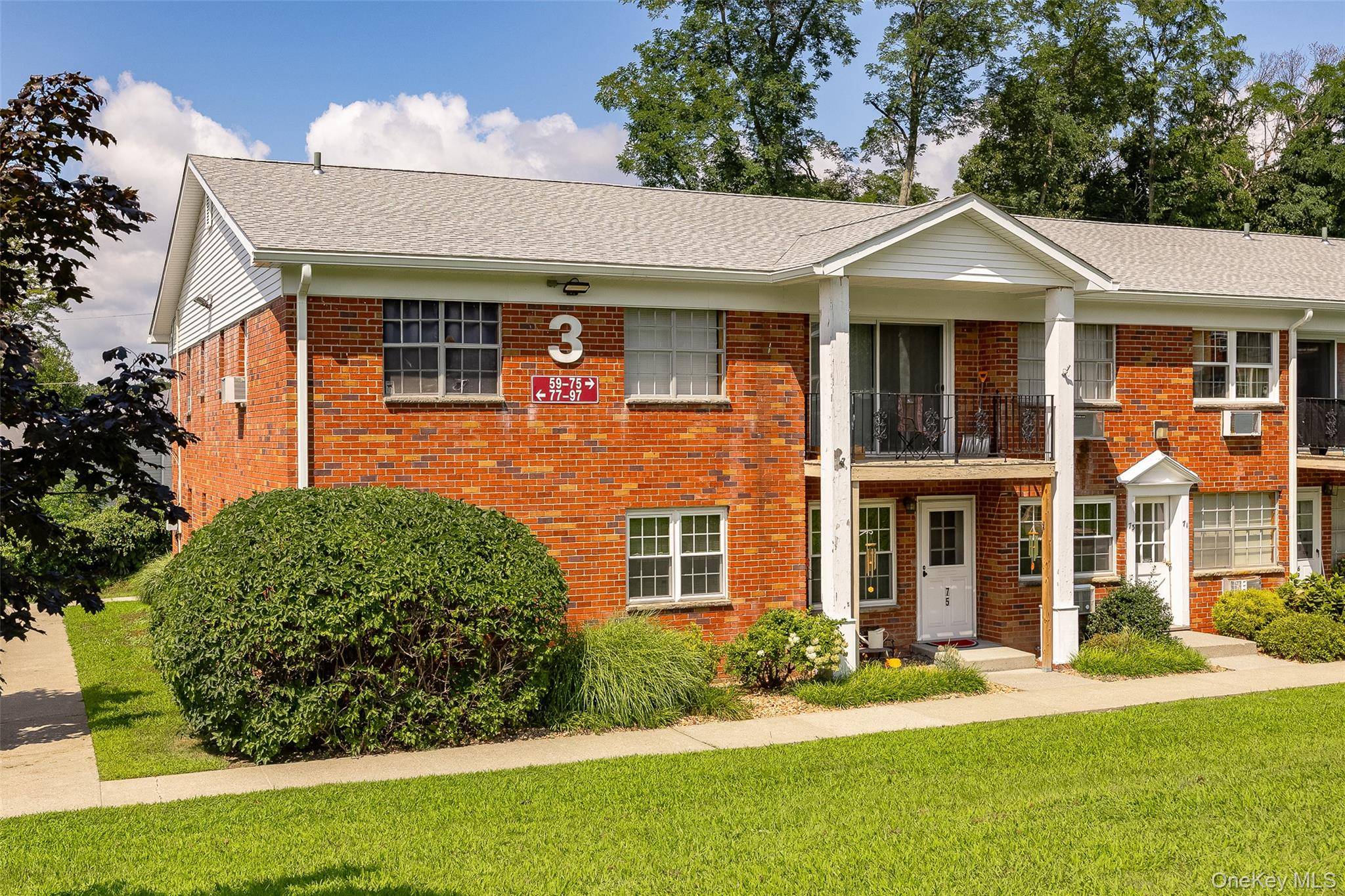3 Colonial RD #97, Beacon, NY 12508