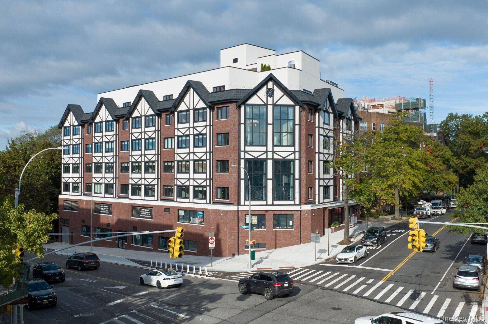 241-15 Northern BLVD #4E, Little Neck, NY 11362