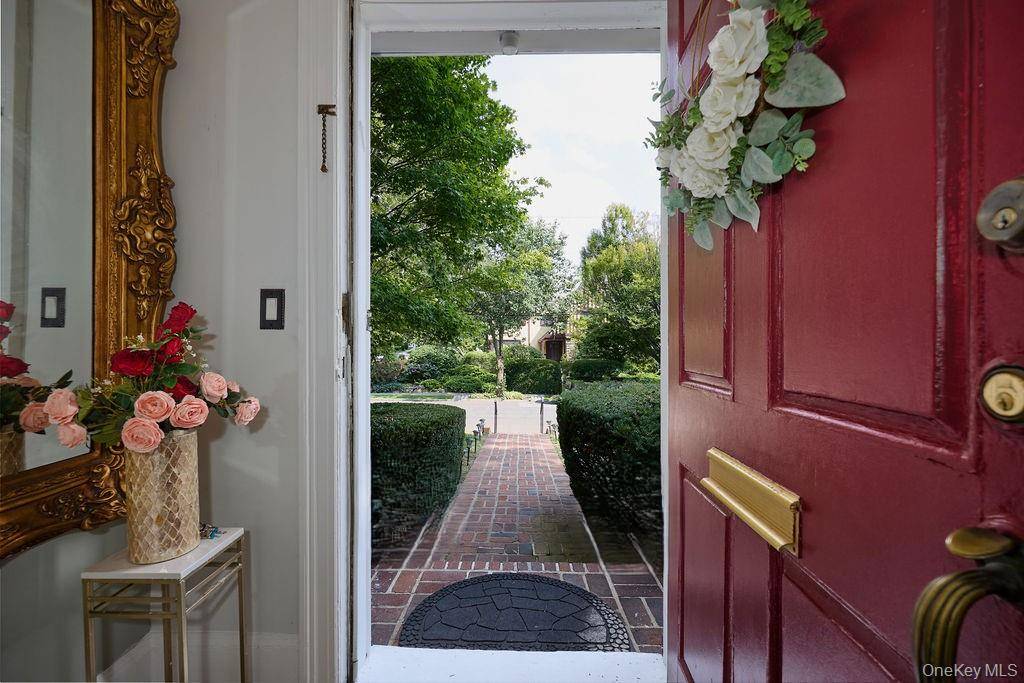 70 Frederick PL, Mount Vernon, NY 10552