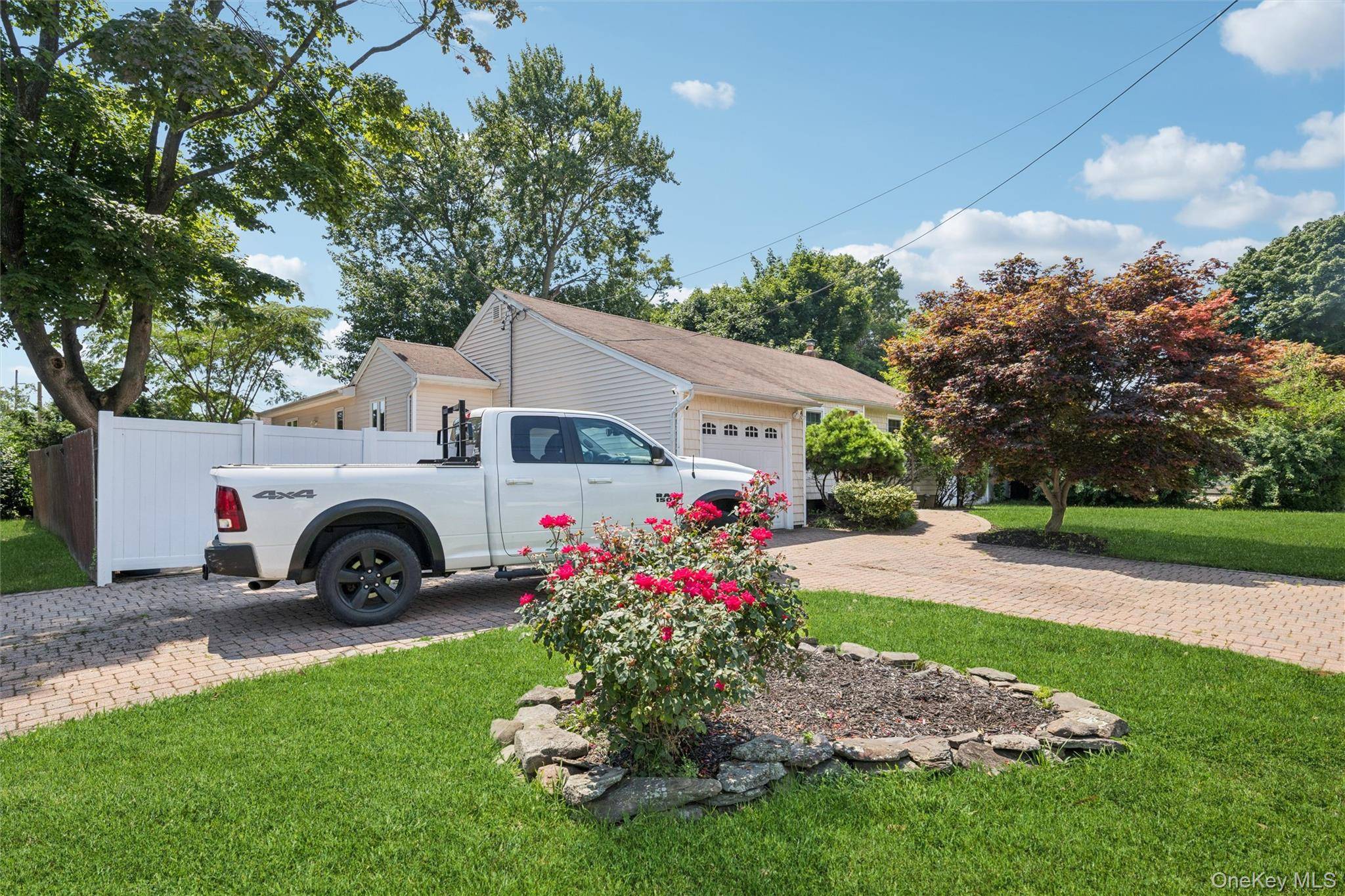 42 Lexington AVE, West Babylon, NY 11704