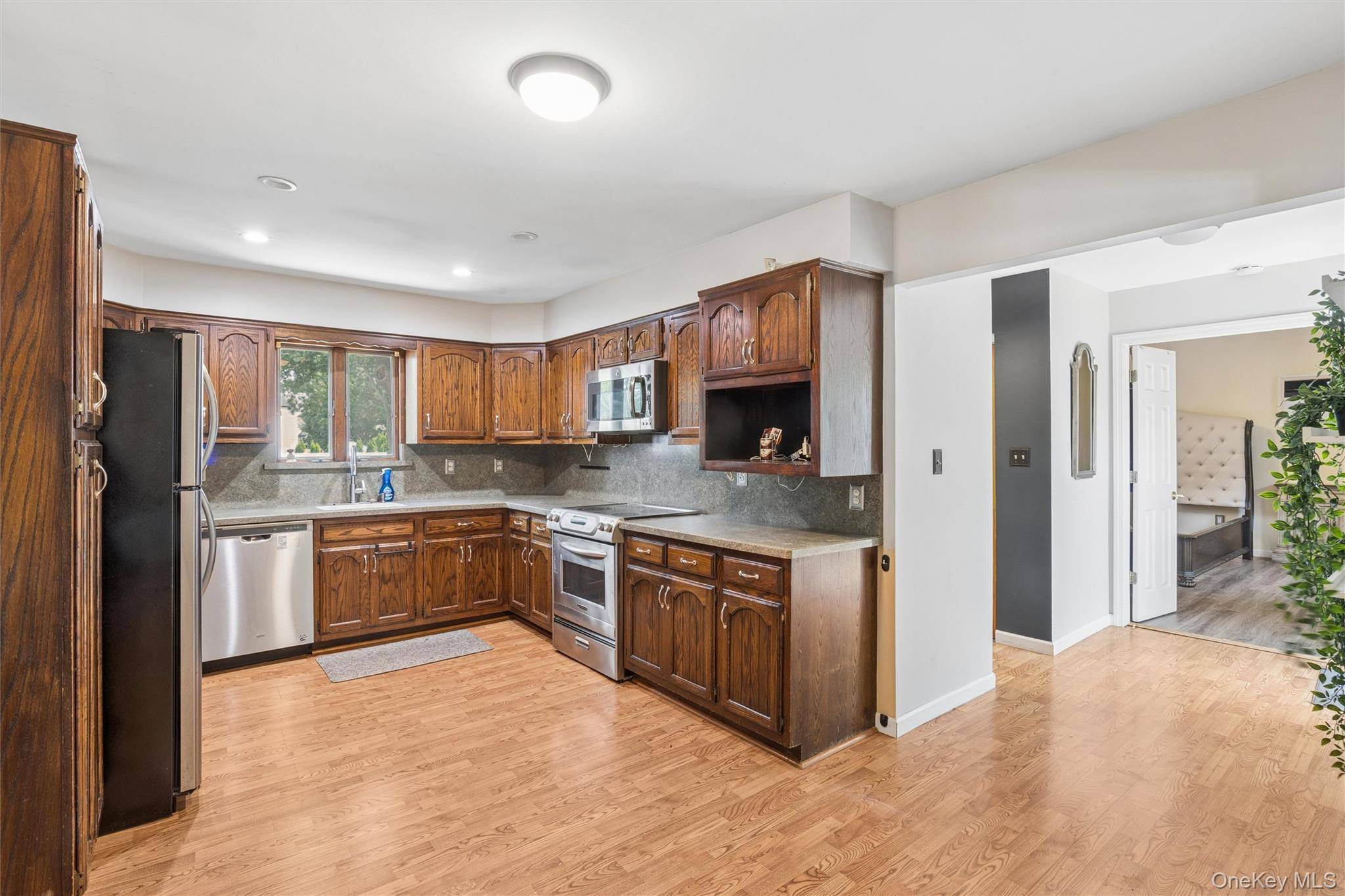 42 Lexington AVE, West Babylon, NY 11704