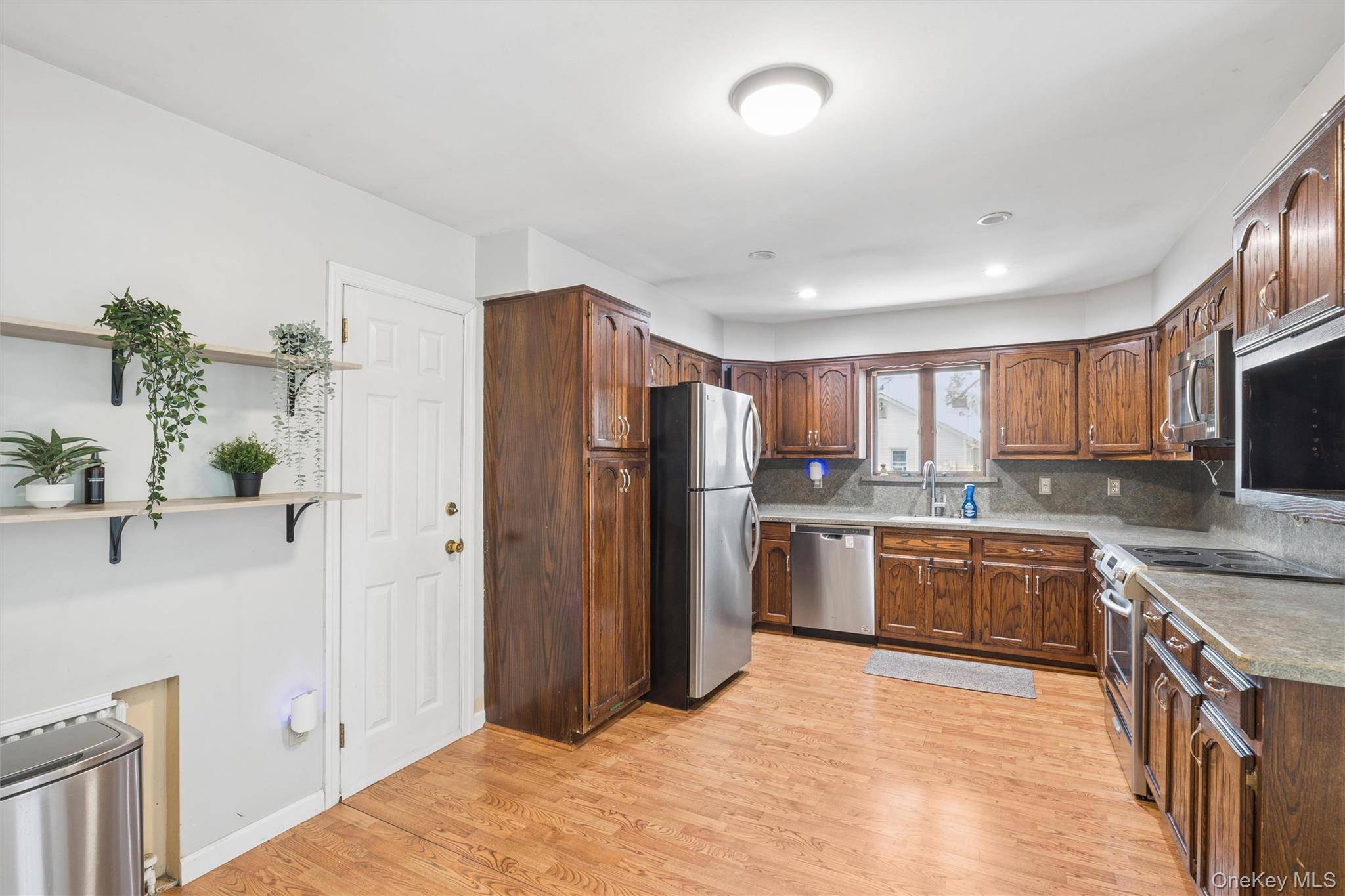 42 Lexington AVE, West Babylon, NY 11704