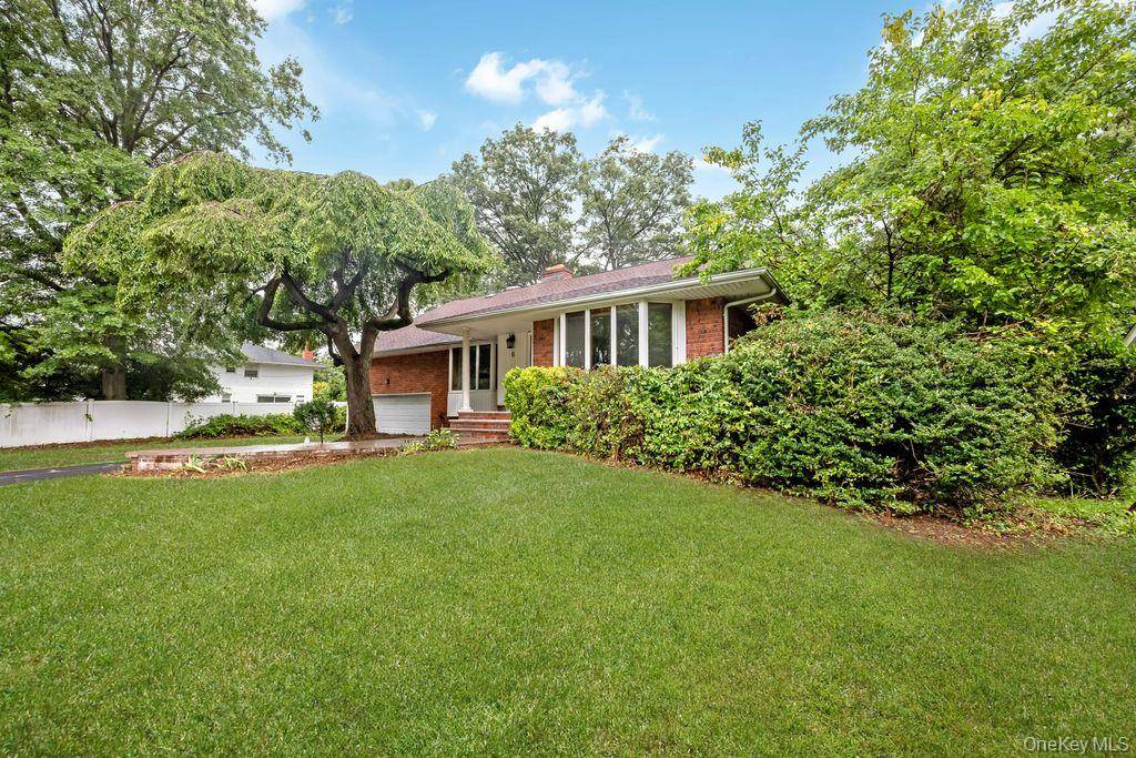 6 Village DR, Jericho, NY 11753