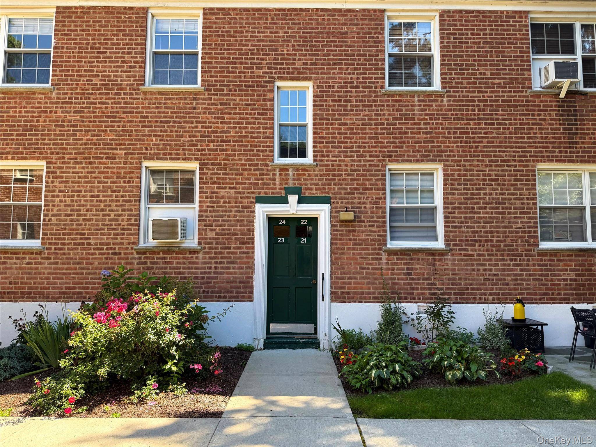 182 Pinewood RD #23, Hartsdale, NY 10530