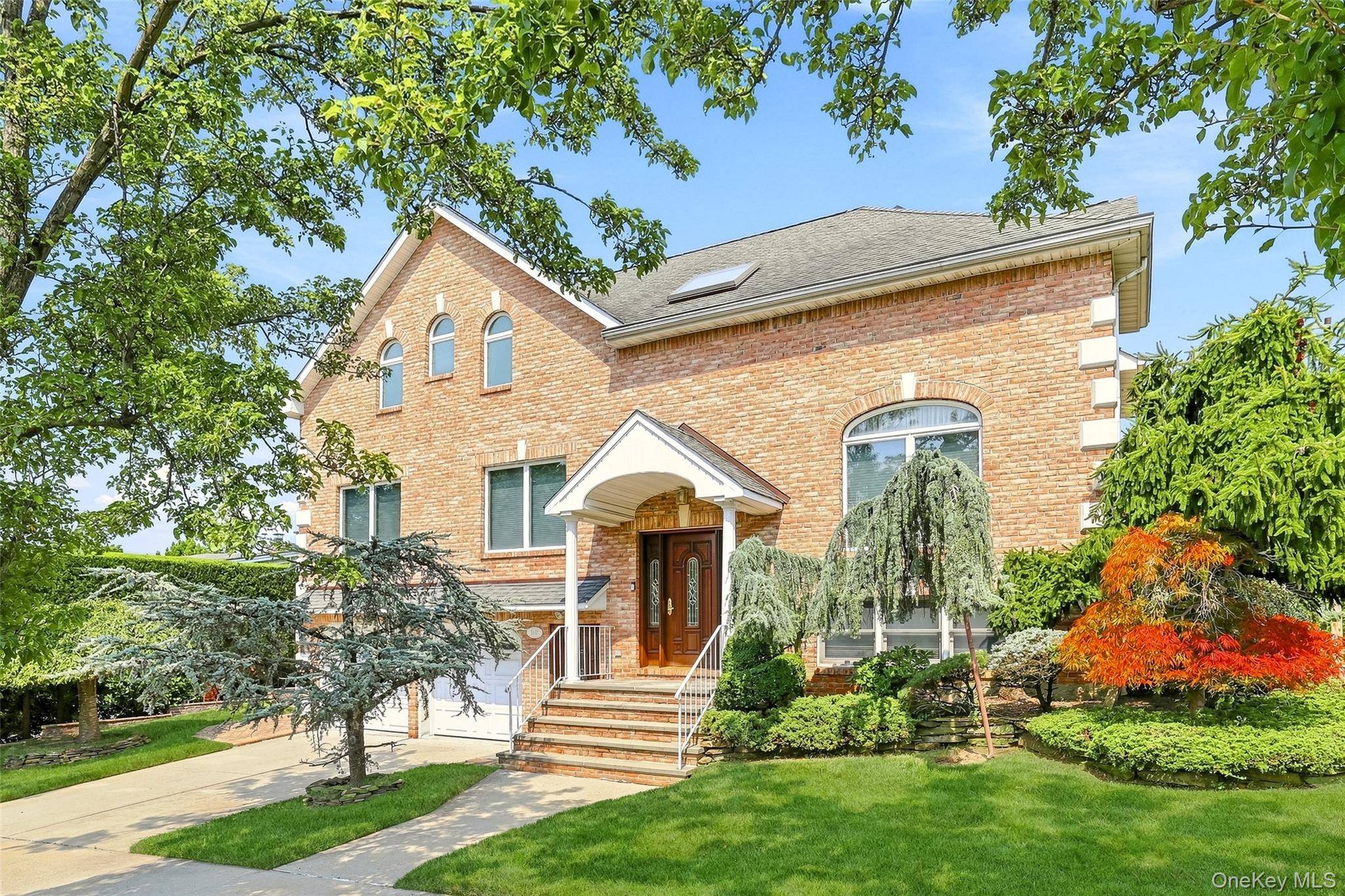 5315 Overbrook ST, Douglaston, NY 11362
