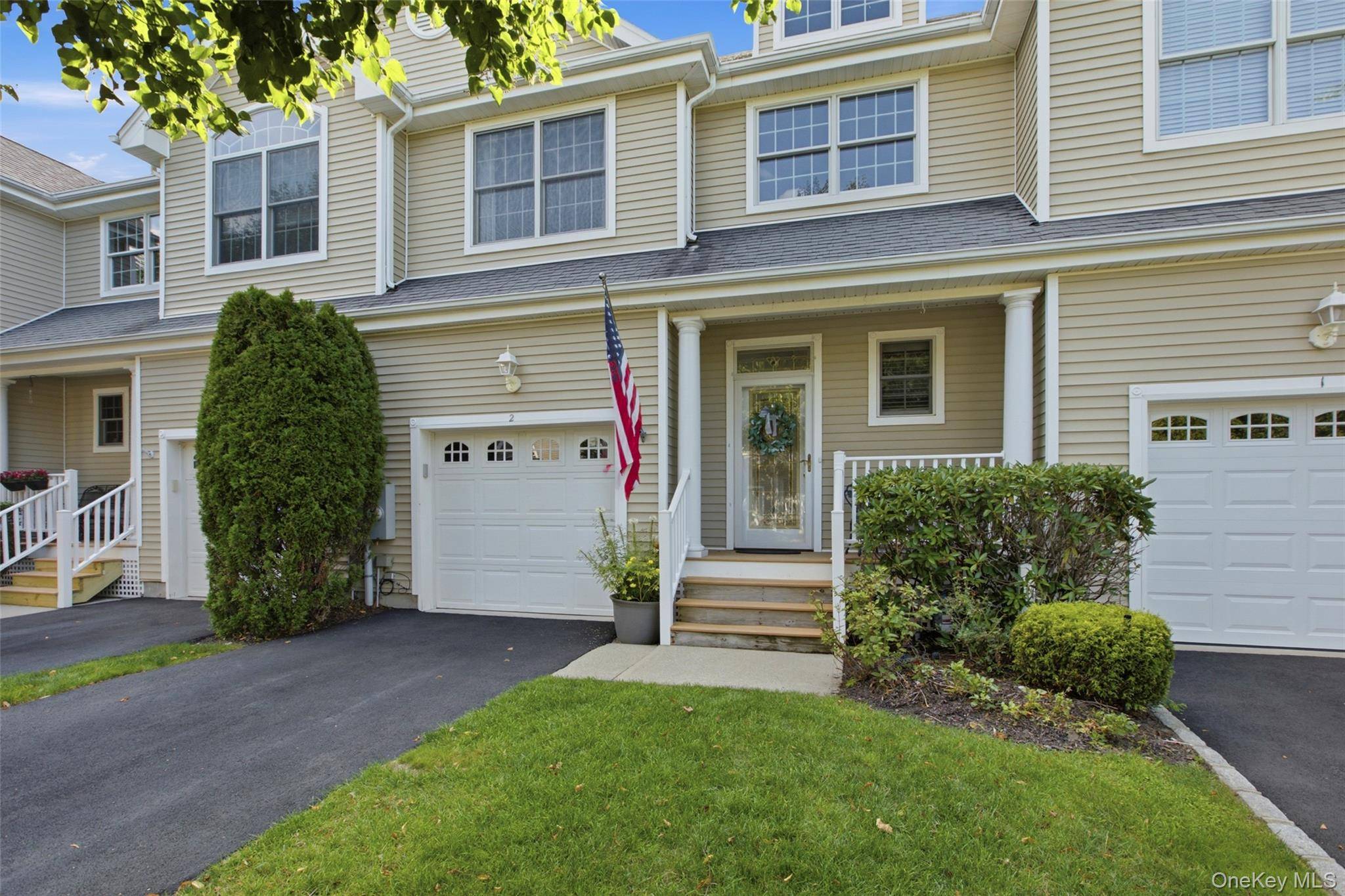 2 Emilys WAY, East Setauket, NY 11733