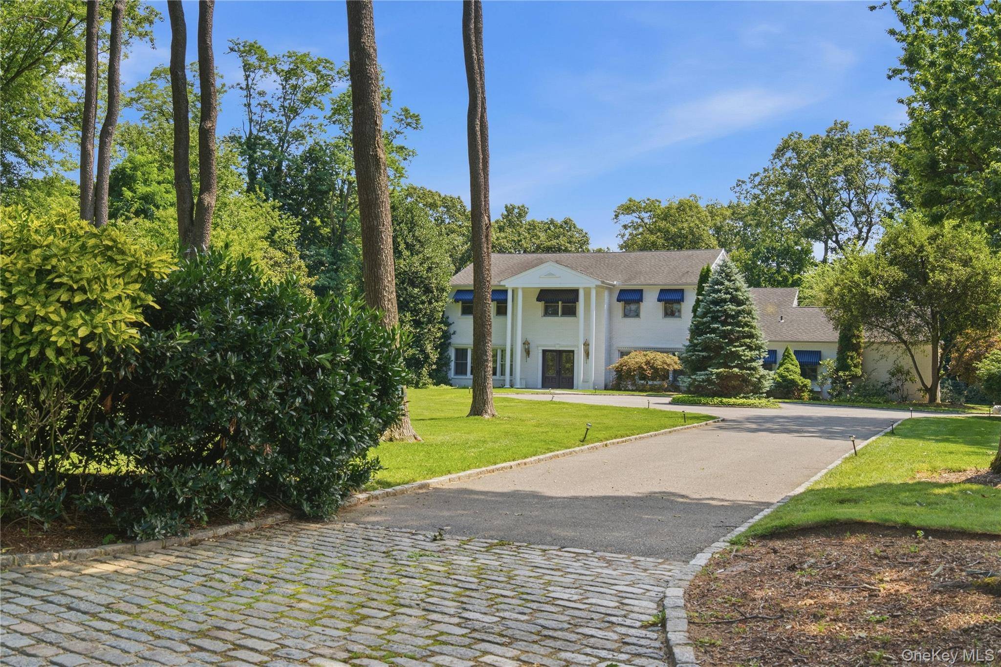 6 Lighthouse PT, Lloyd Harbor, NY 11743