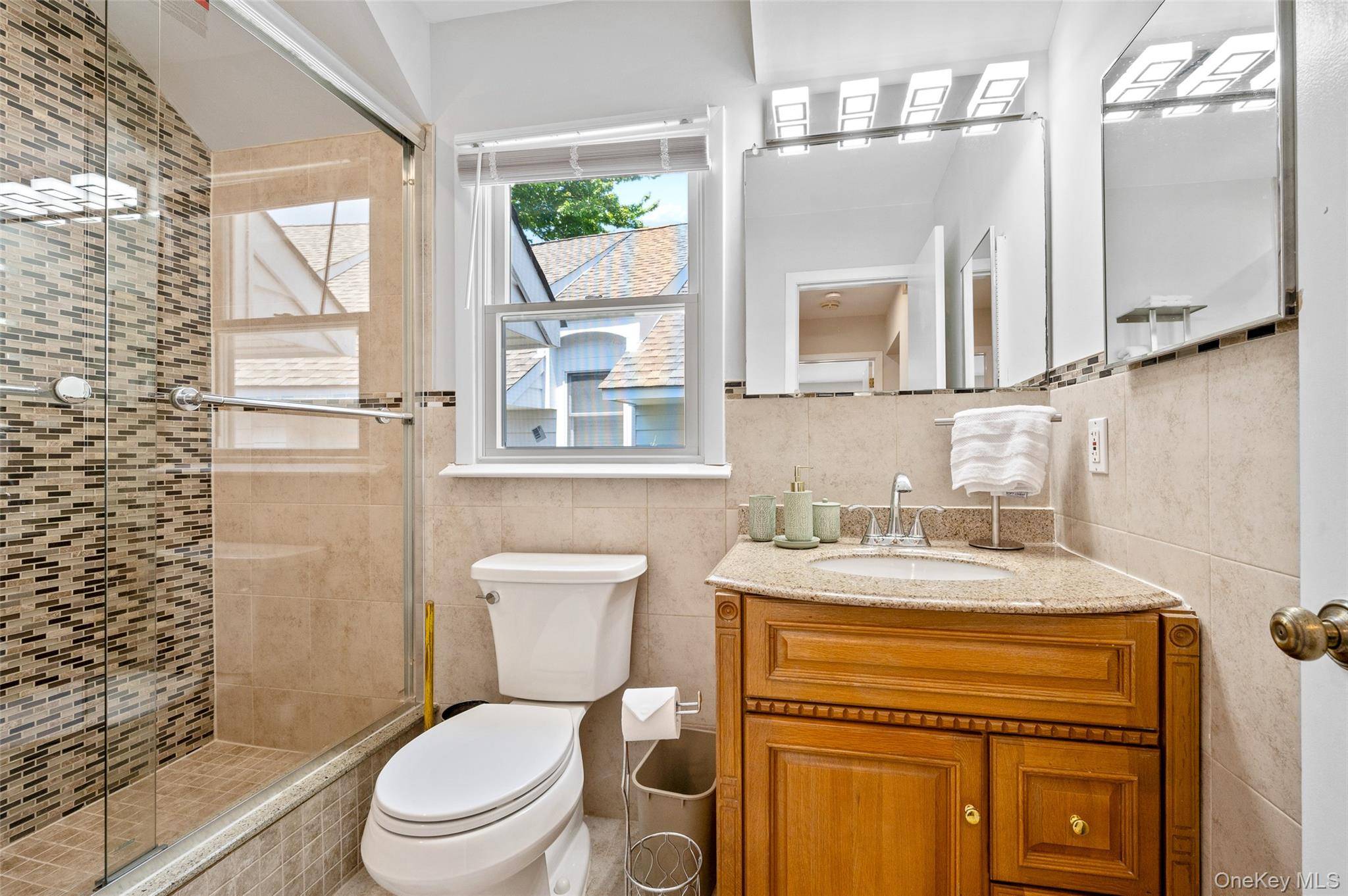 49 Canoe Place RD #312, Hampton Bays, NY 11946