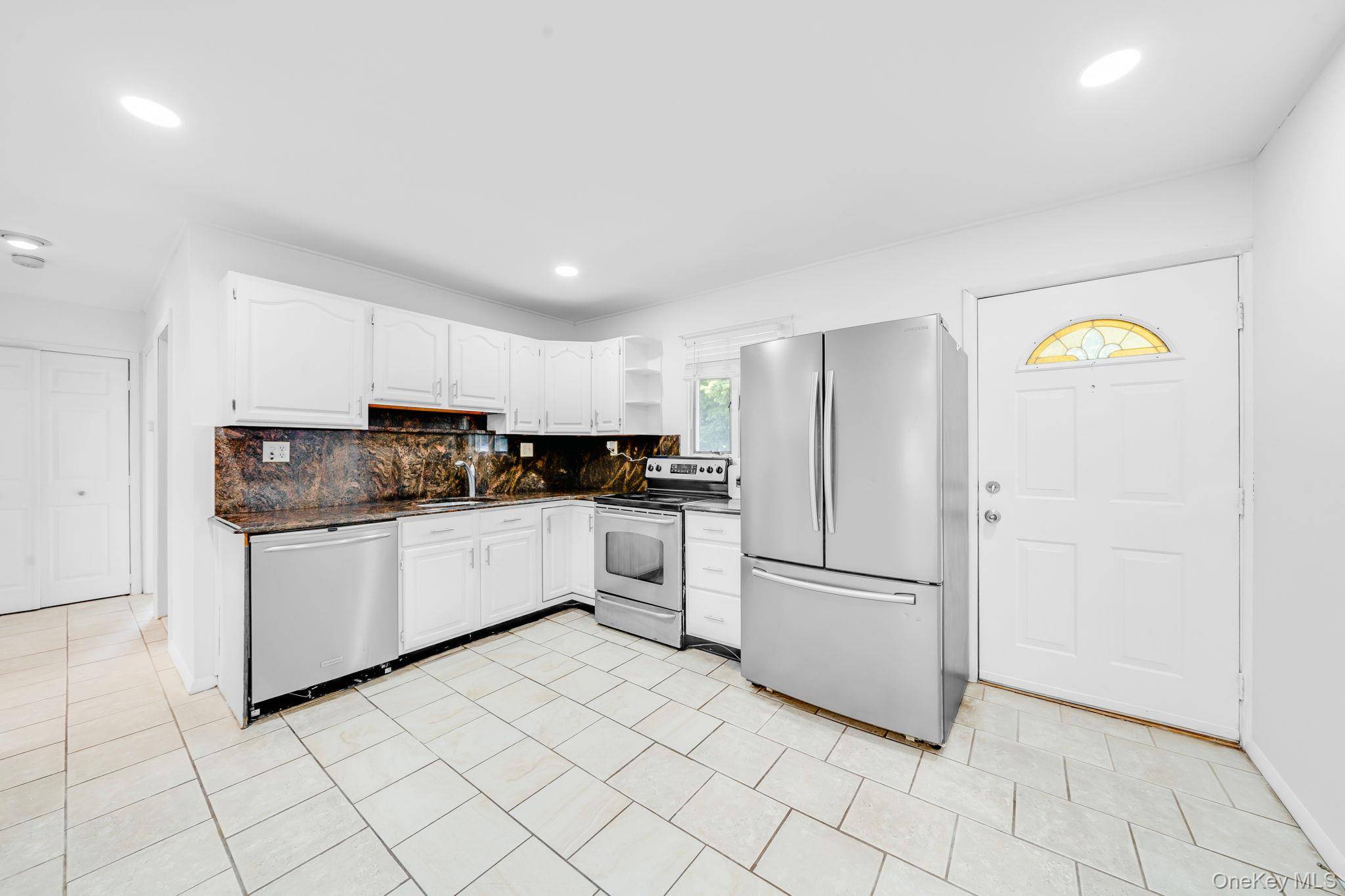 201 Acre LN, Hicksville, NY 11801
