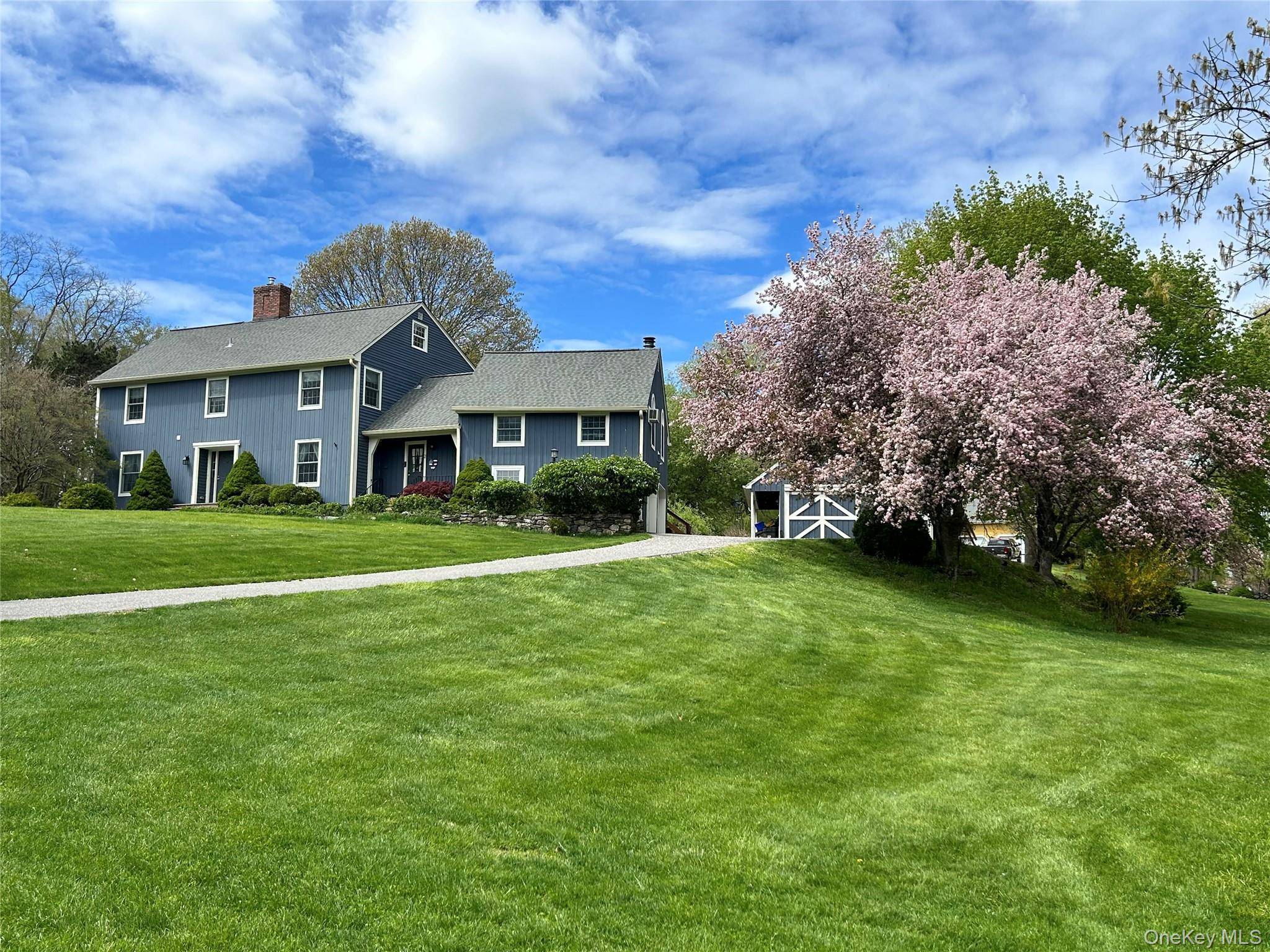 2 Pine Tree DR, Katonah, NY 10536
