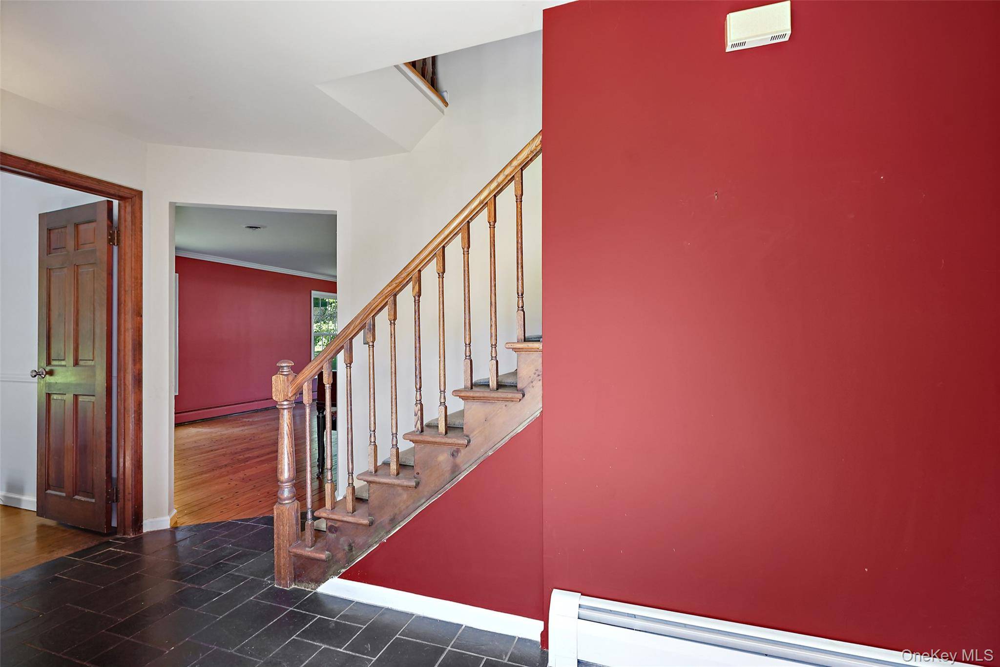 2 Pine Tree DR, Katonah, NY 10536