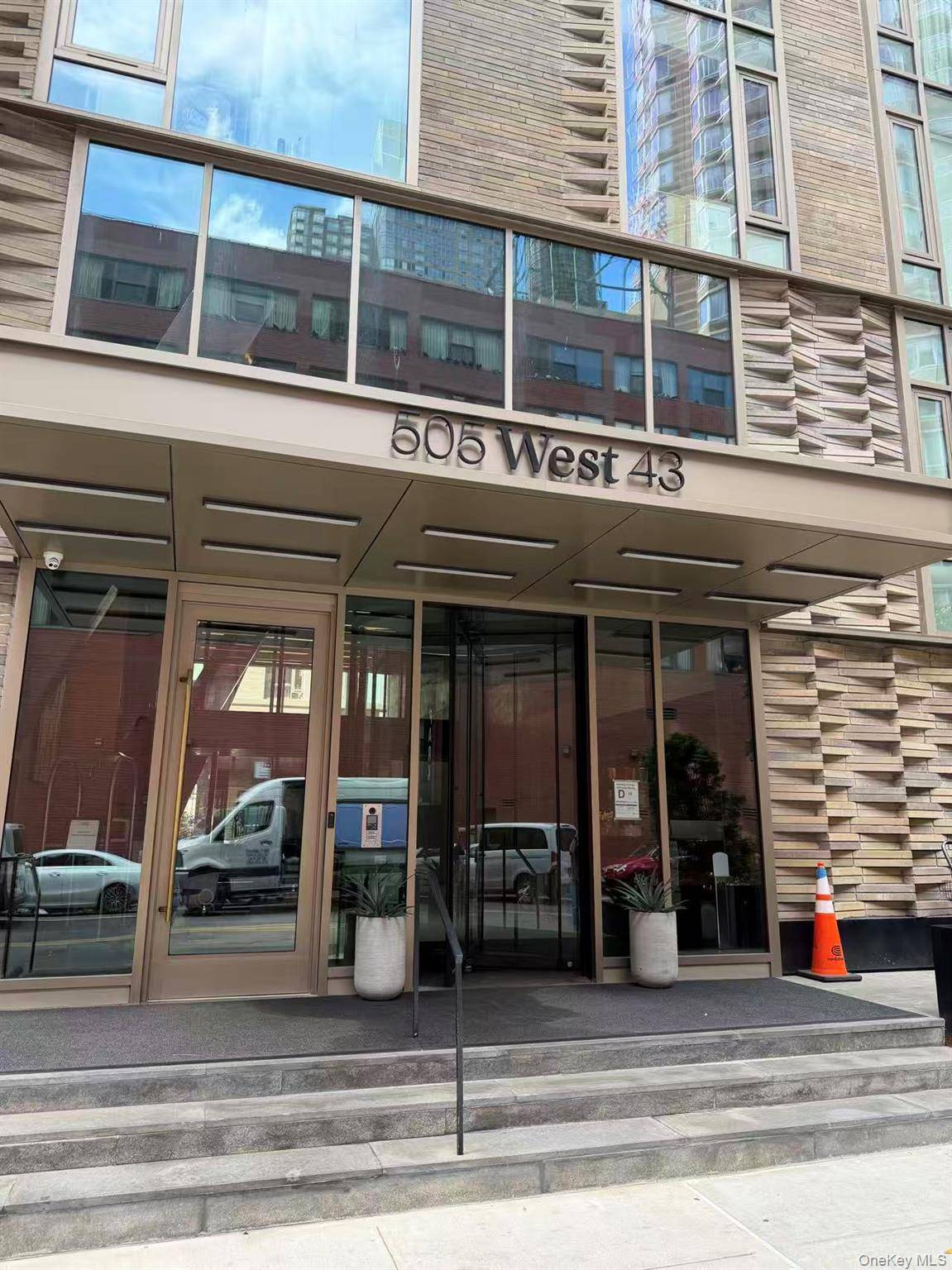 505 W 43rd ST #6L, New York (manhattan), NY 10036