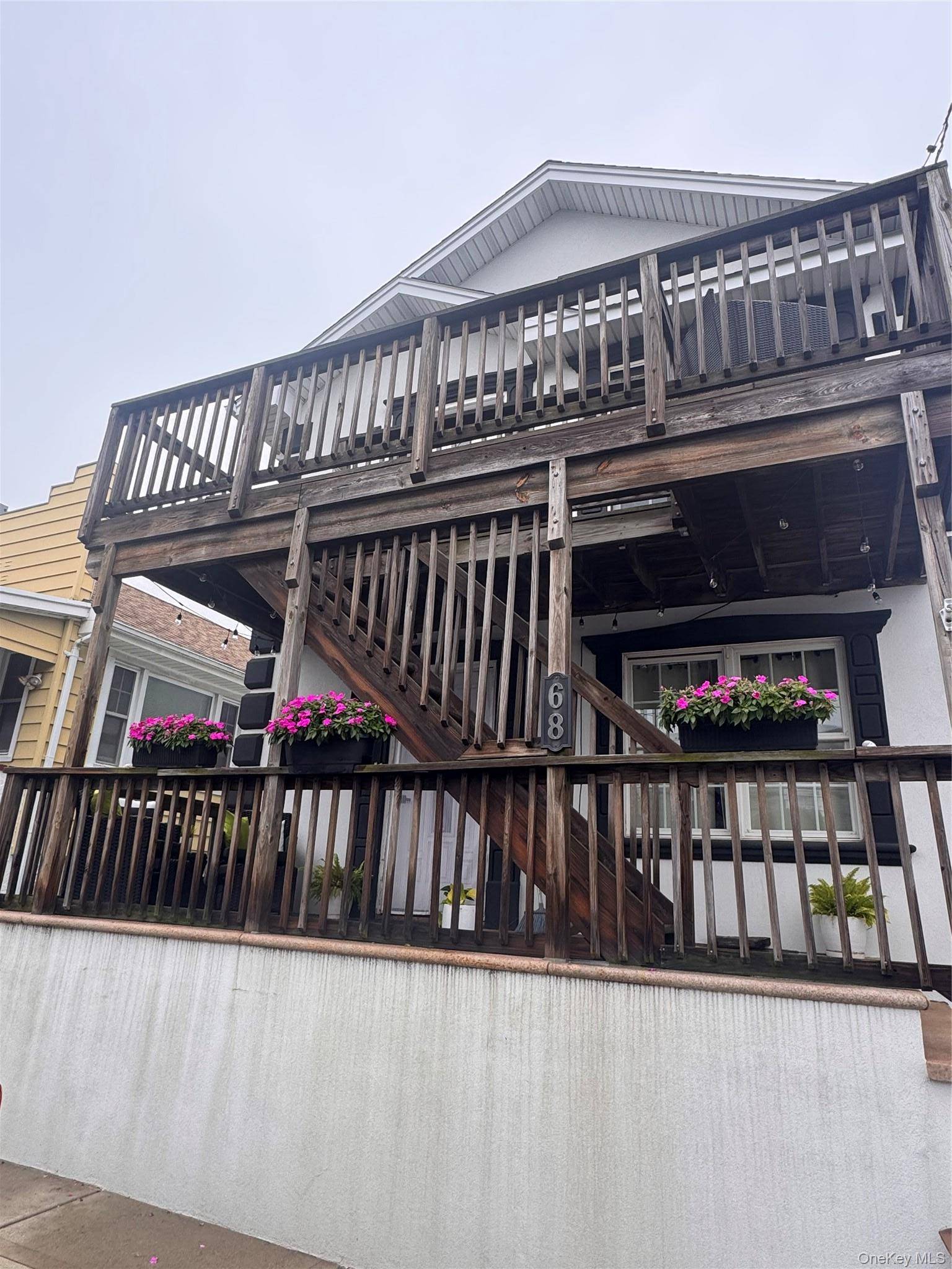 68 Brookline AVE #main floor, East Atlantic Beach, NY 11561