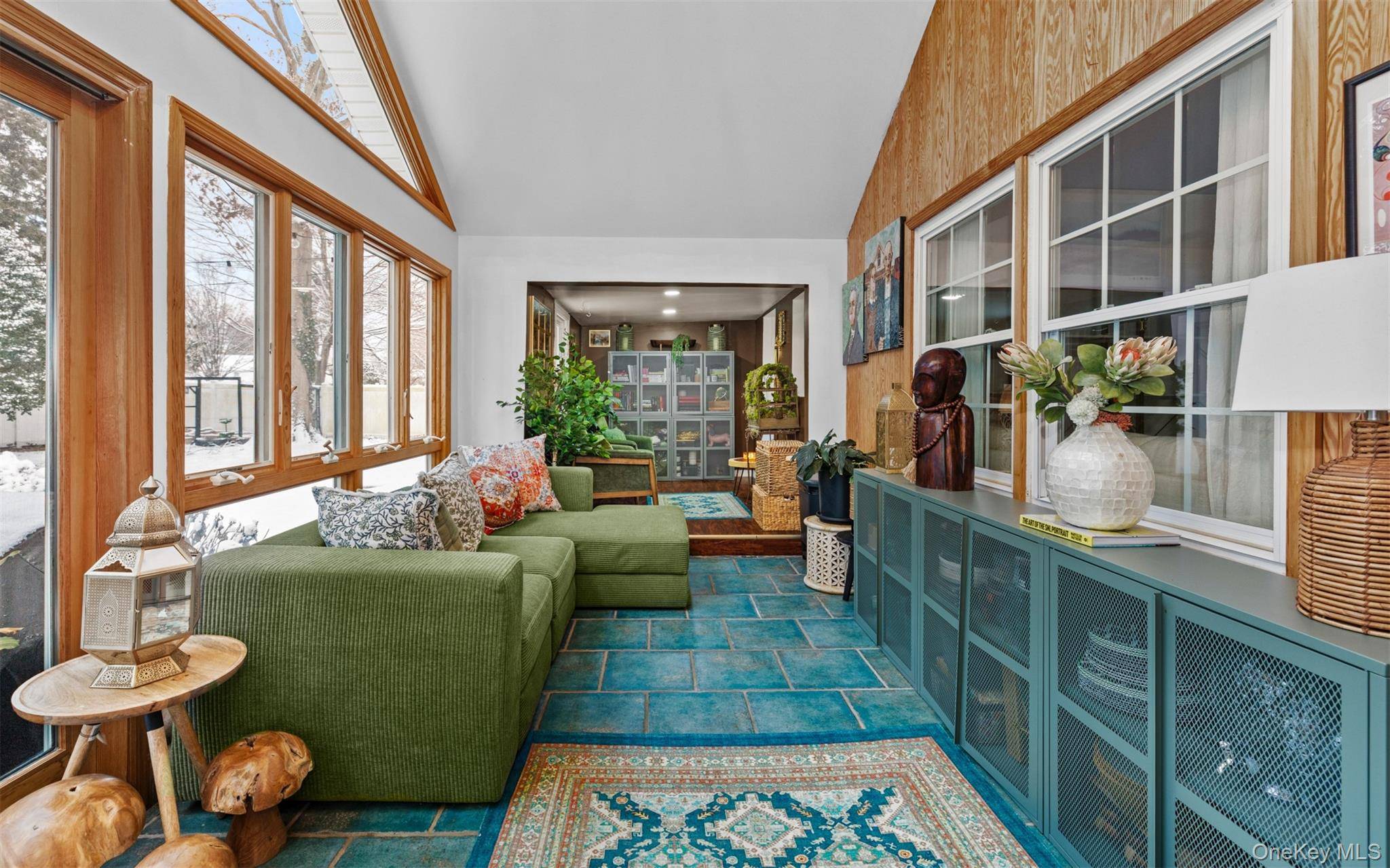 194 W Neck RD, Huntington, NY 11743