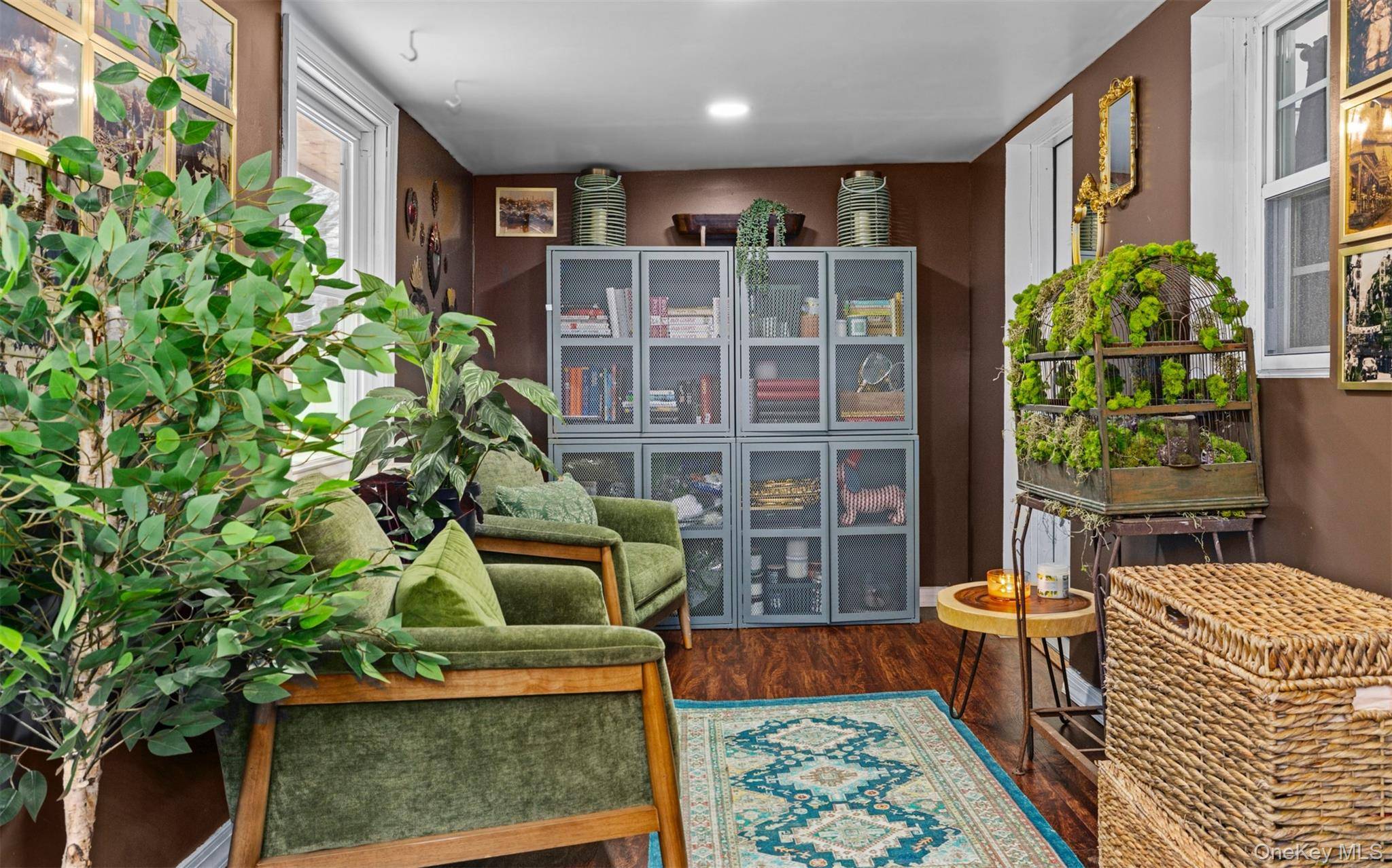 194 W Neck RD, Huntington, NY 11743