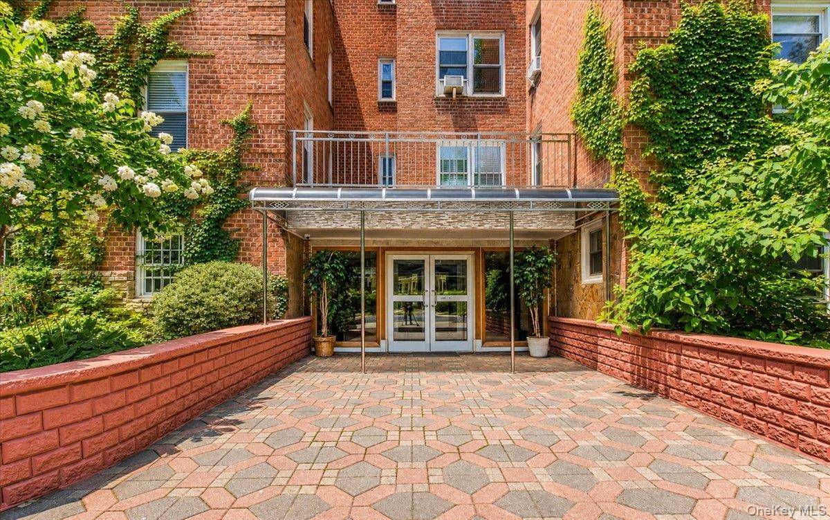 82-40 Austin ST #6/K, Kew Gardens, NY 11415