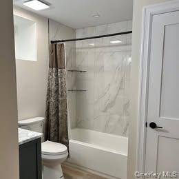 16 Ocean AVE, East Quogue, NY 11942