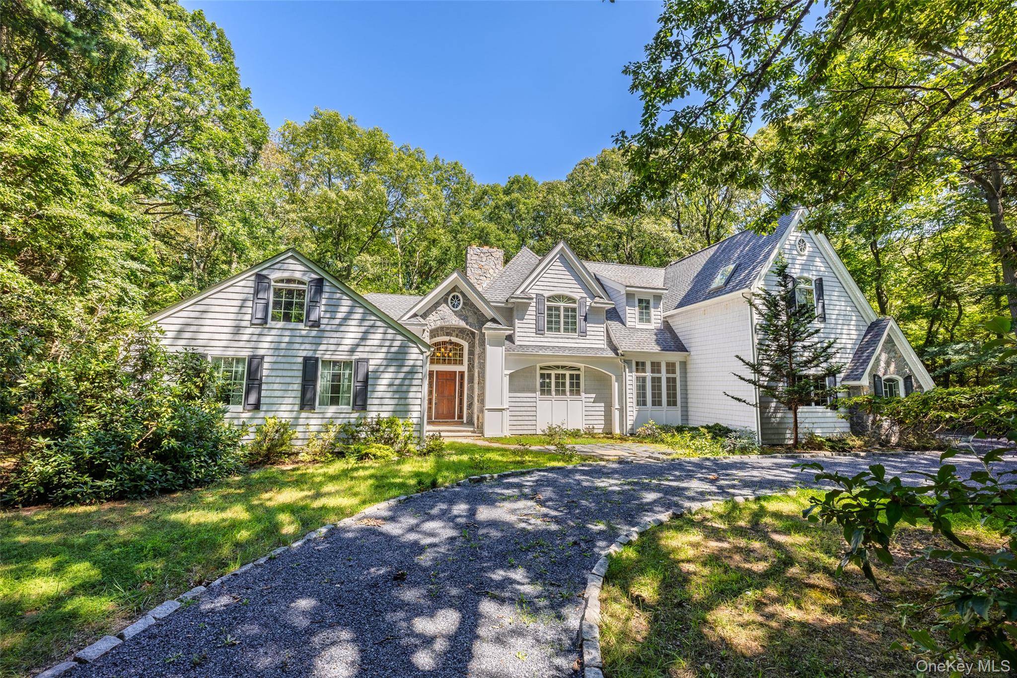 23 Cliff RD, Belle Terre, NY 11777