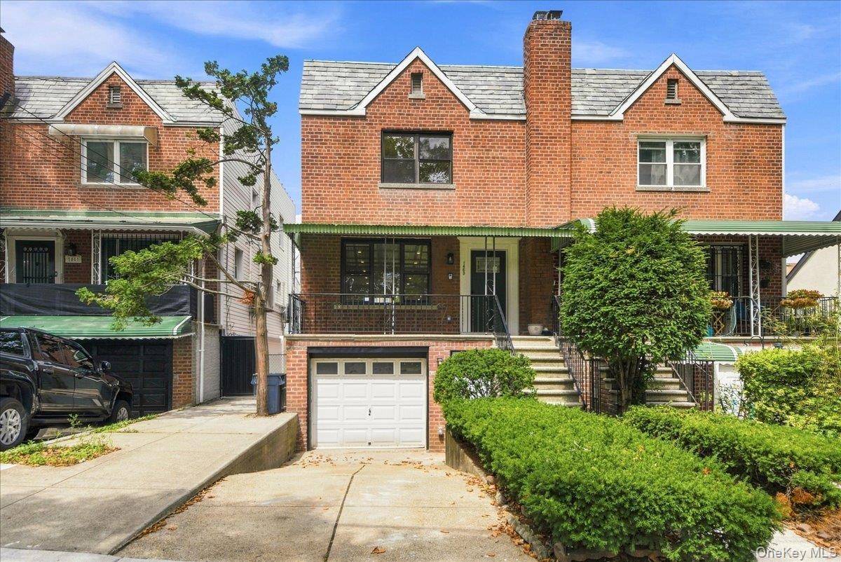 1463 Pelham Pkwy, Bronx, NY 10469