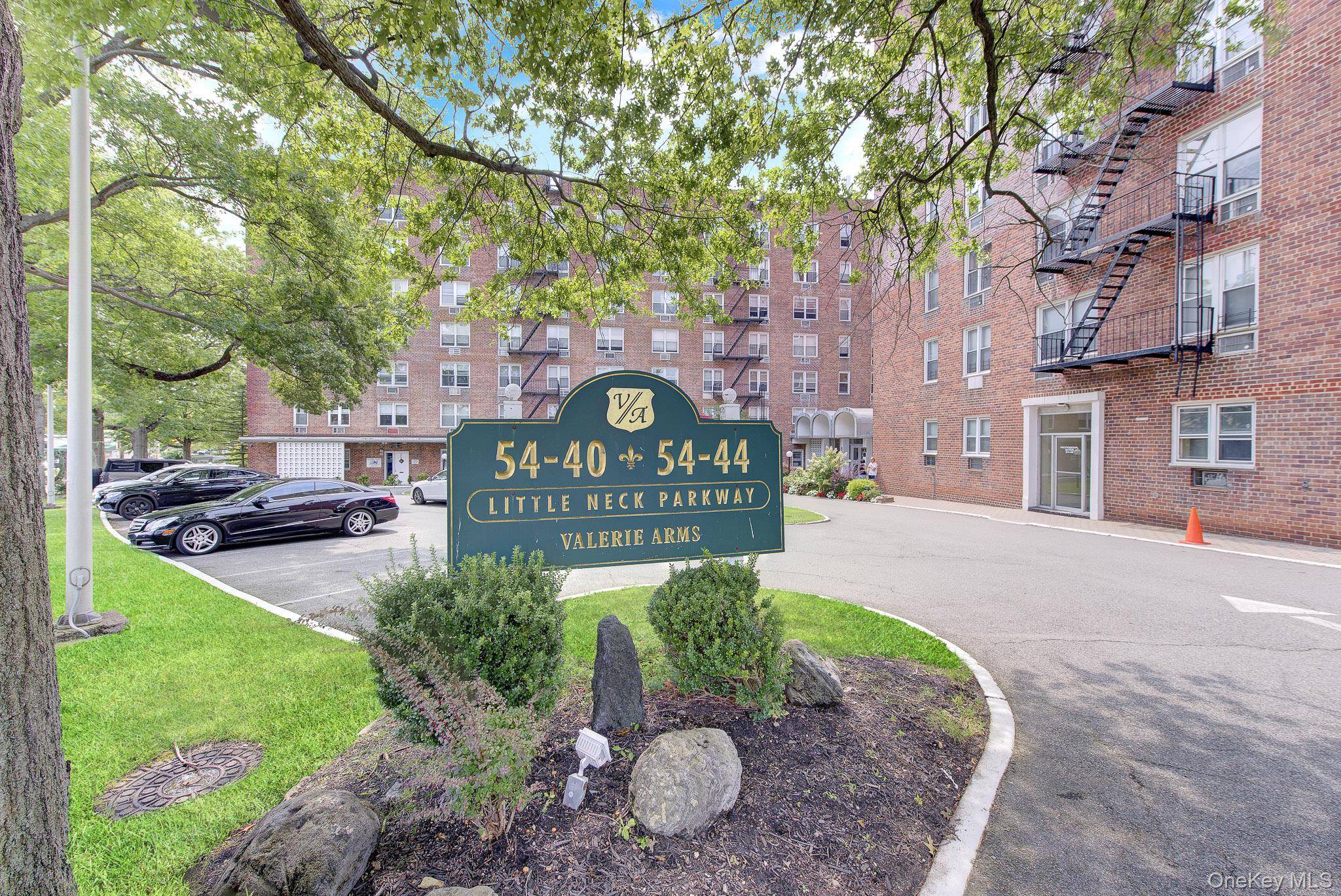 54-40 Little Neck Pkwy #6G, Little Neck, NY 11362