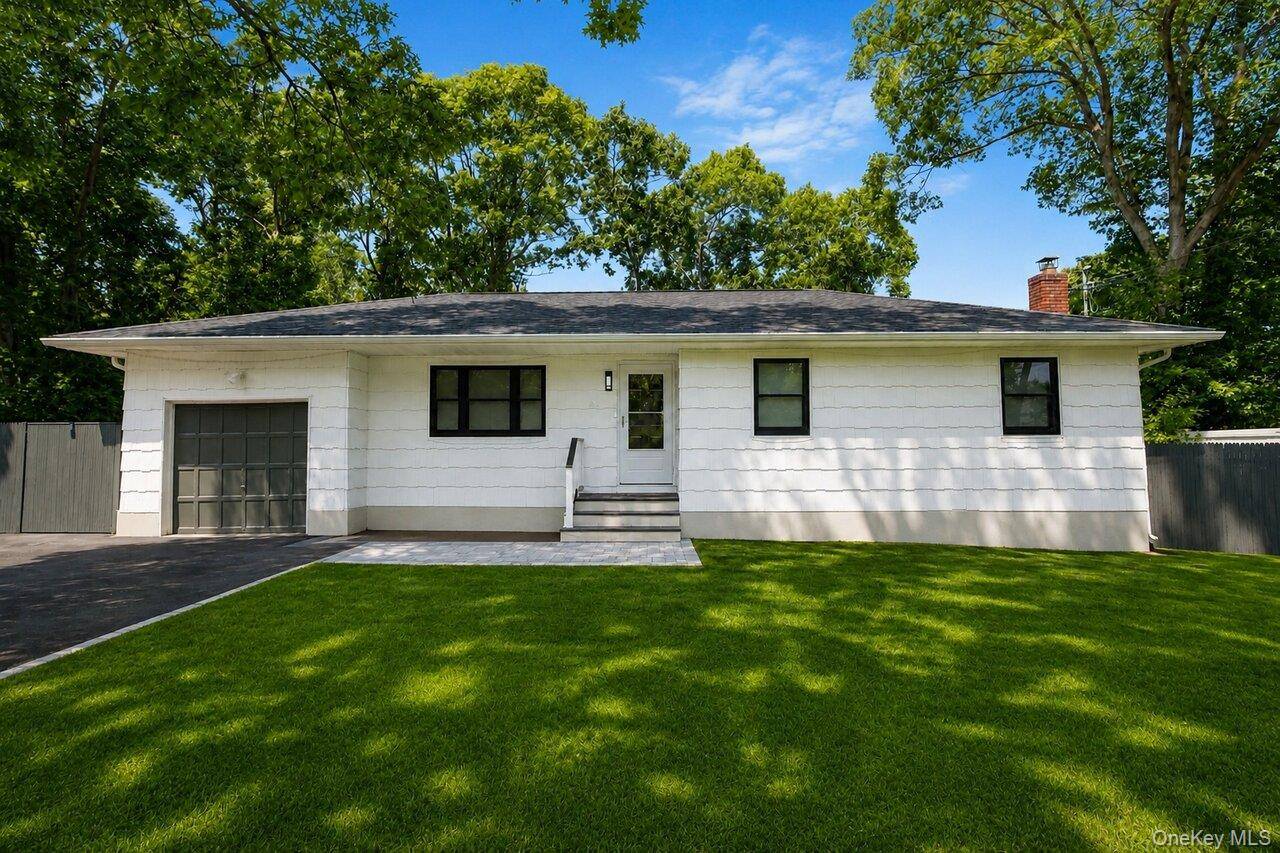 35 Moriches AVE, Mastic, NY 11950