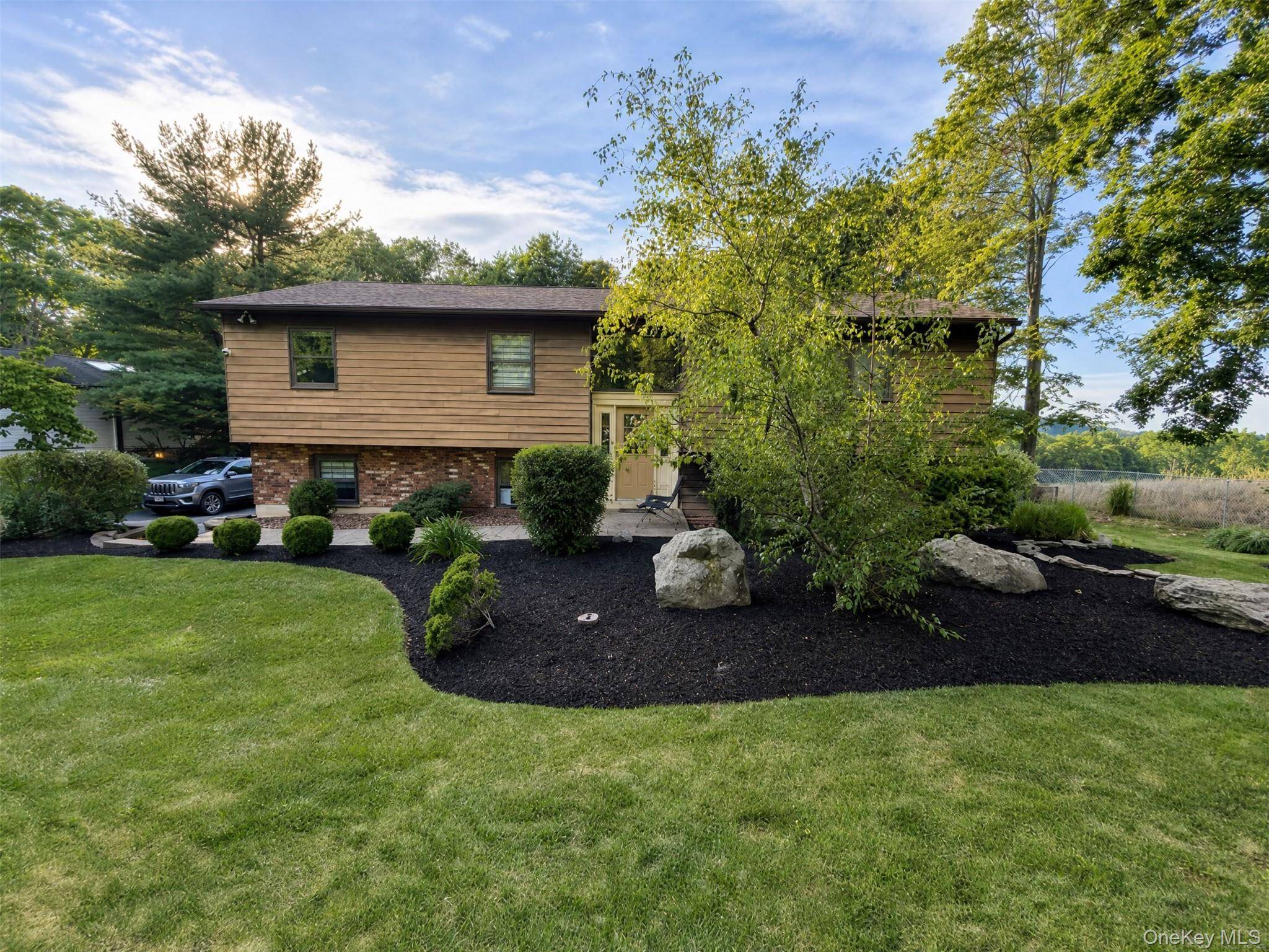 15 Arlington DR, Blooming Grove, NY 10950