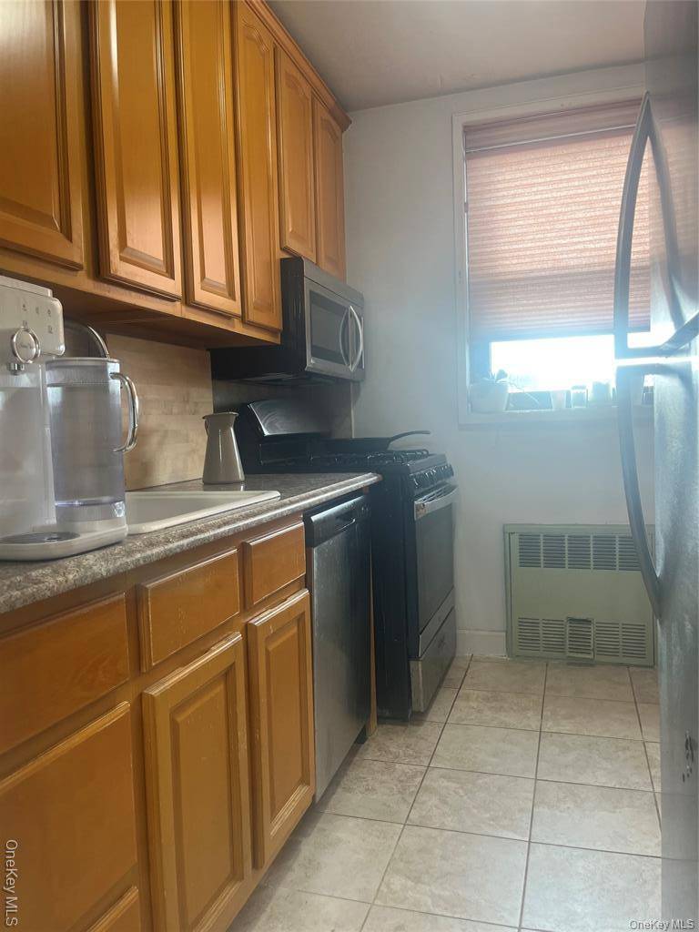 139-15 83rd AVE #717, Briarwood, NY 11435