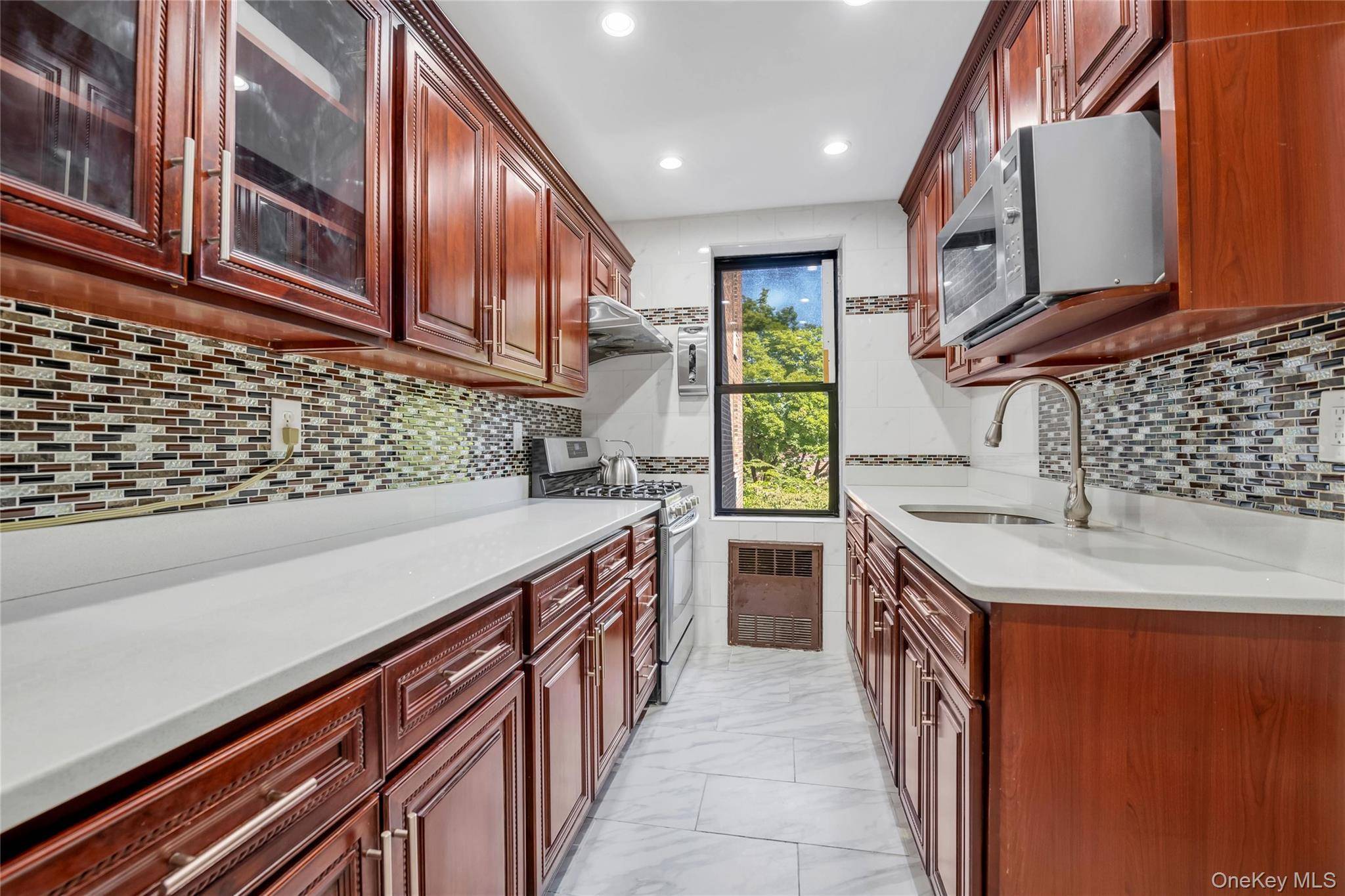224-24 Union TPKE #3K, Oakland Gardens, NY 11364
