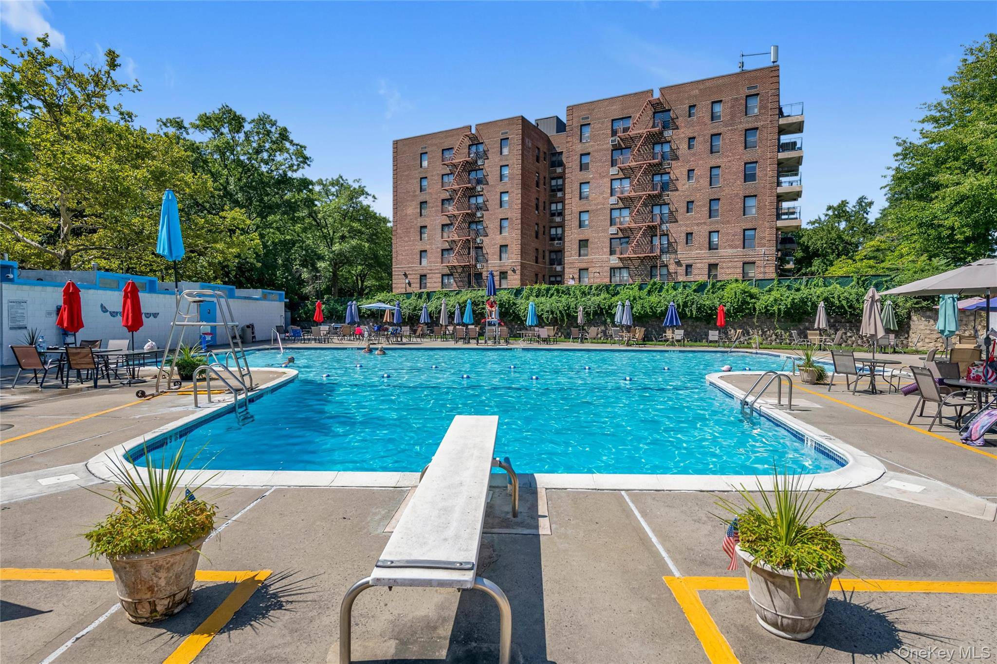 224-24 Union TPKE #3K, Oakland Gardens, NY 11364