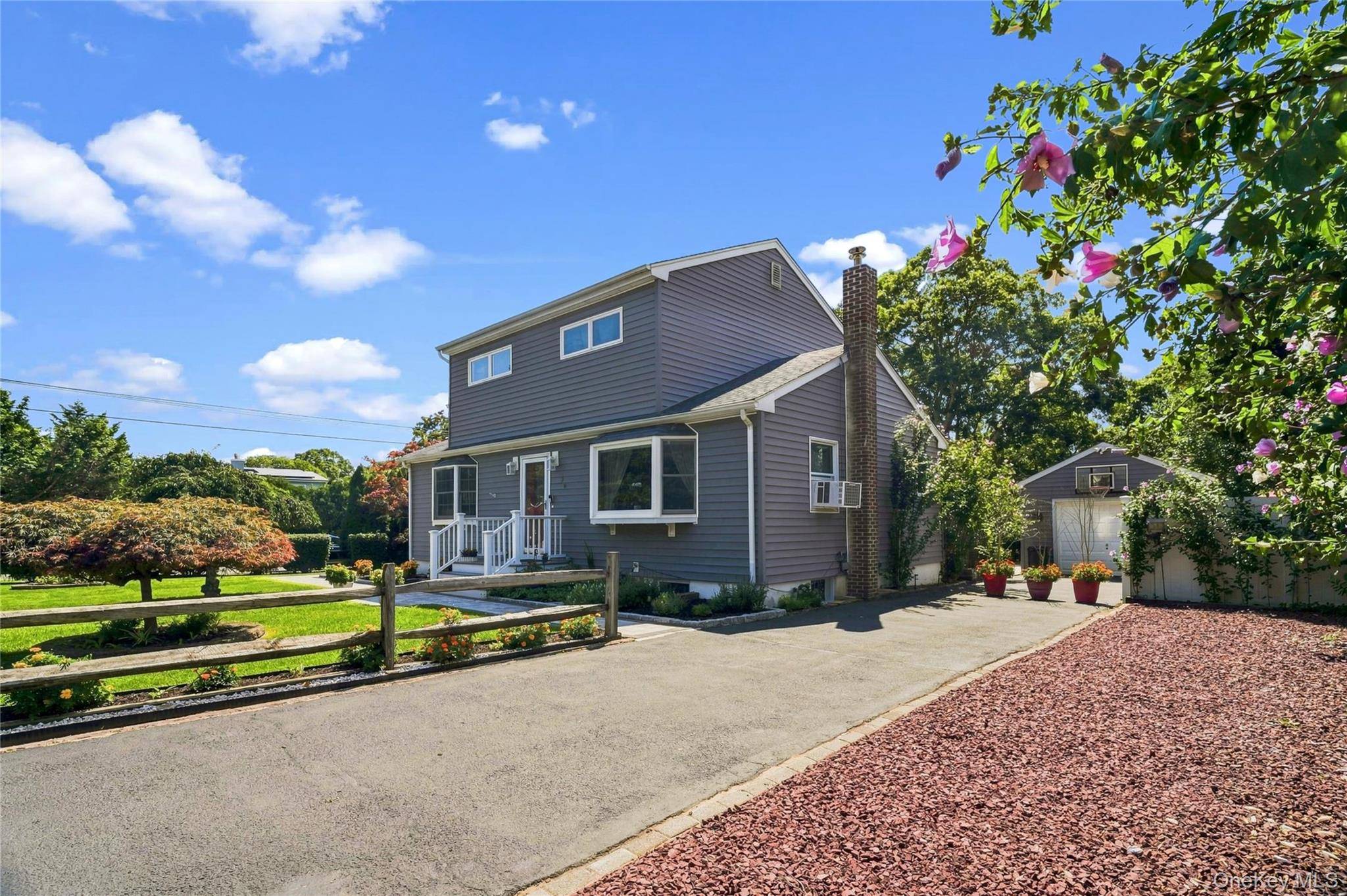70 Fanning AVE, Hampton Bays, NY 11946