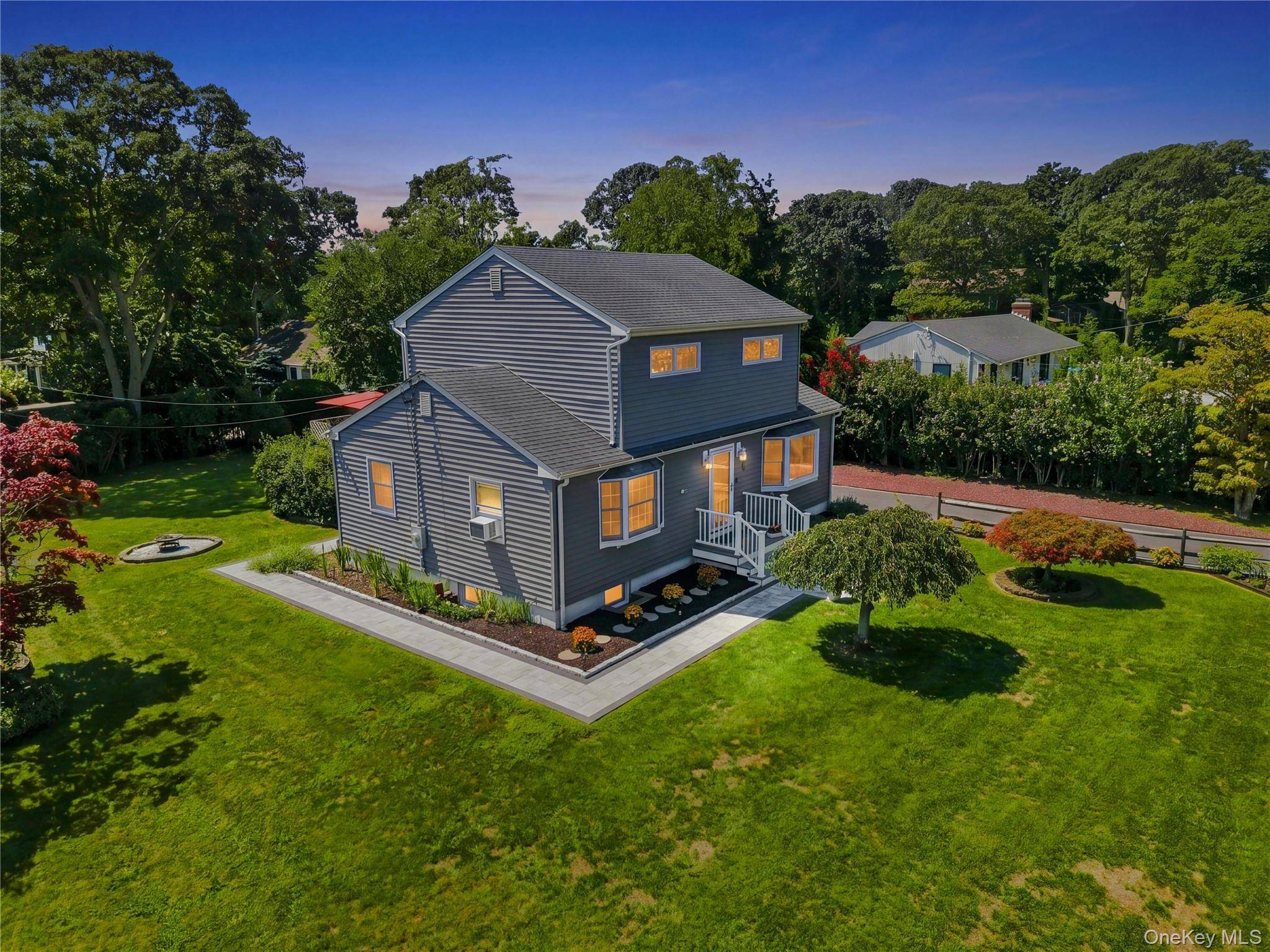 70 Fanning AVE, Hampton Bays, NY 11946