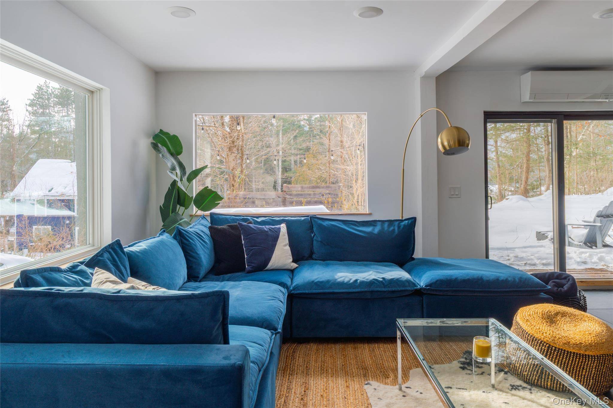 15 Lake View DR, Woodstock, NY 12448