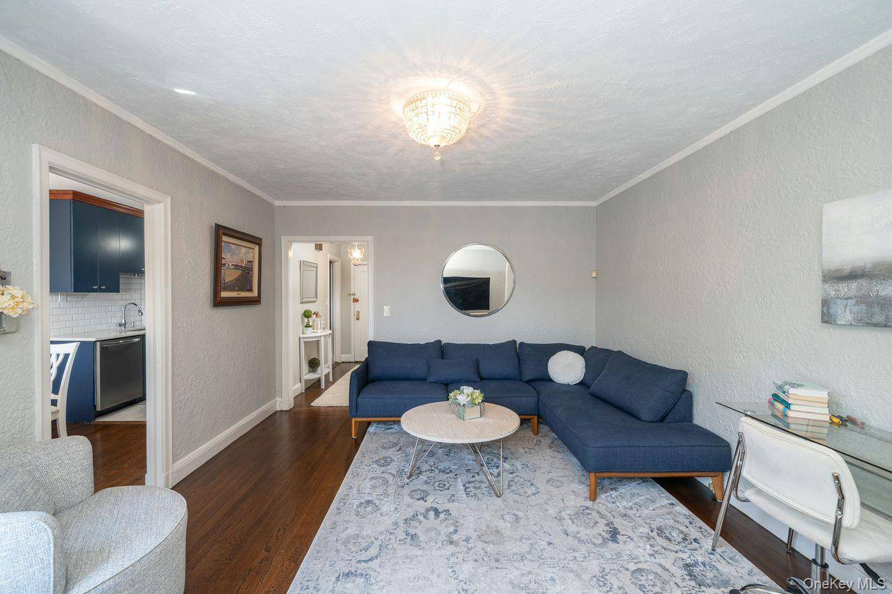 100 Parkway RD #4D, Bronxville, NY 10708