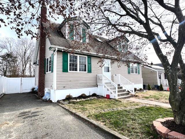 51 N Clinton AVE, Patchogue, NY 11772