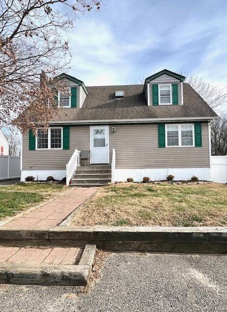 51 N Clinton AVE, Patchogue, NY 11772