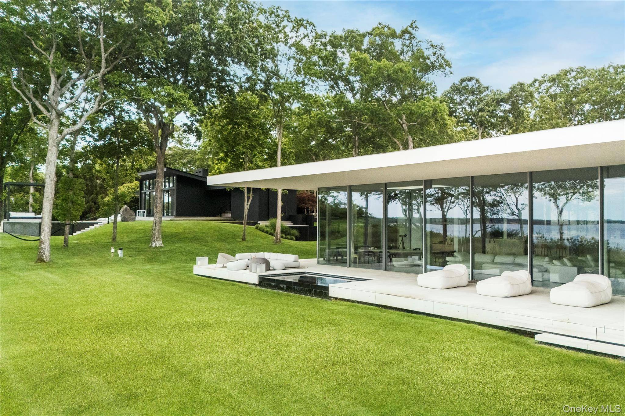 20 & 22 Hedges Banks DR, East Hampton, NY 11937