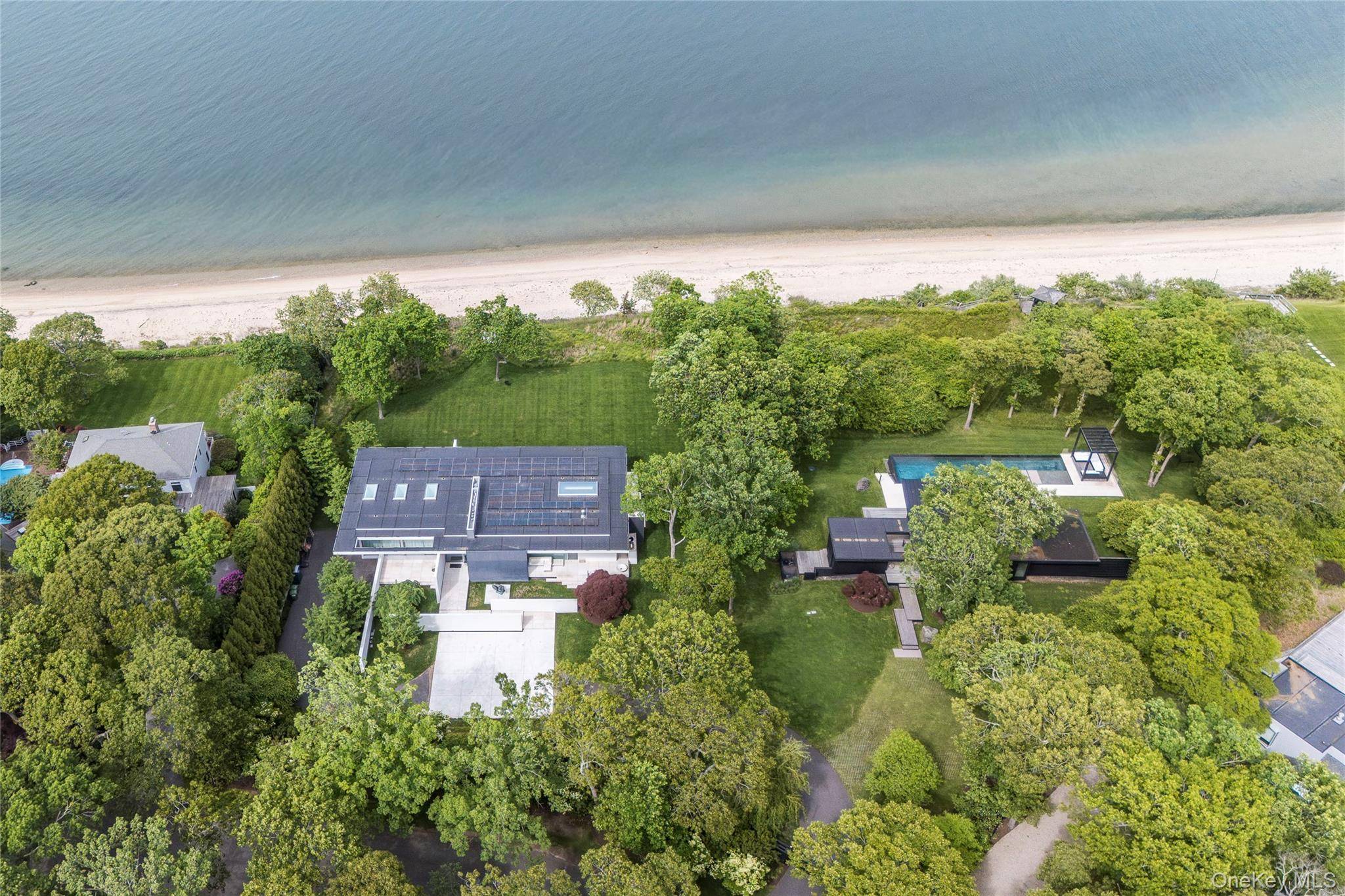 20 & 22 Hedges Banks DR, East Hampton, NY 11937